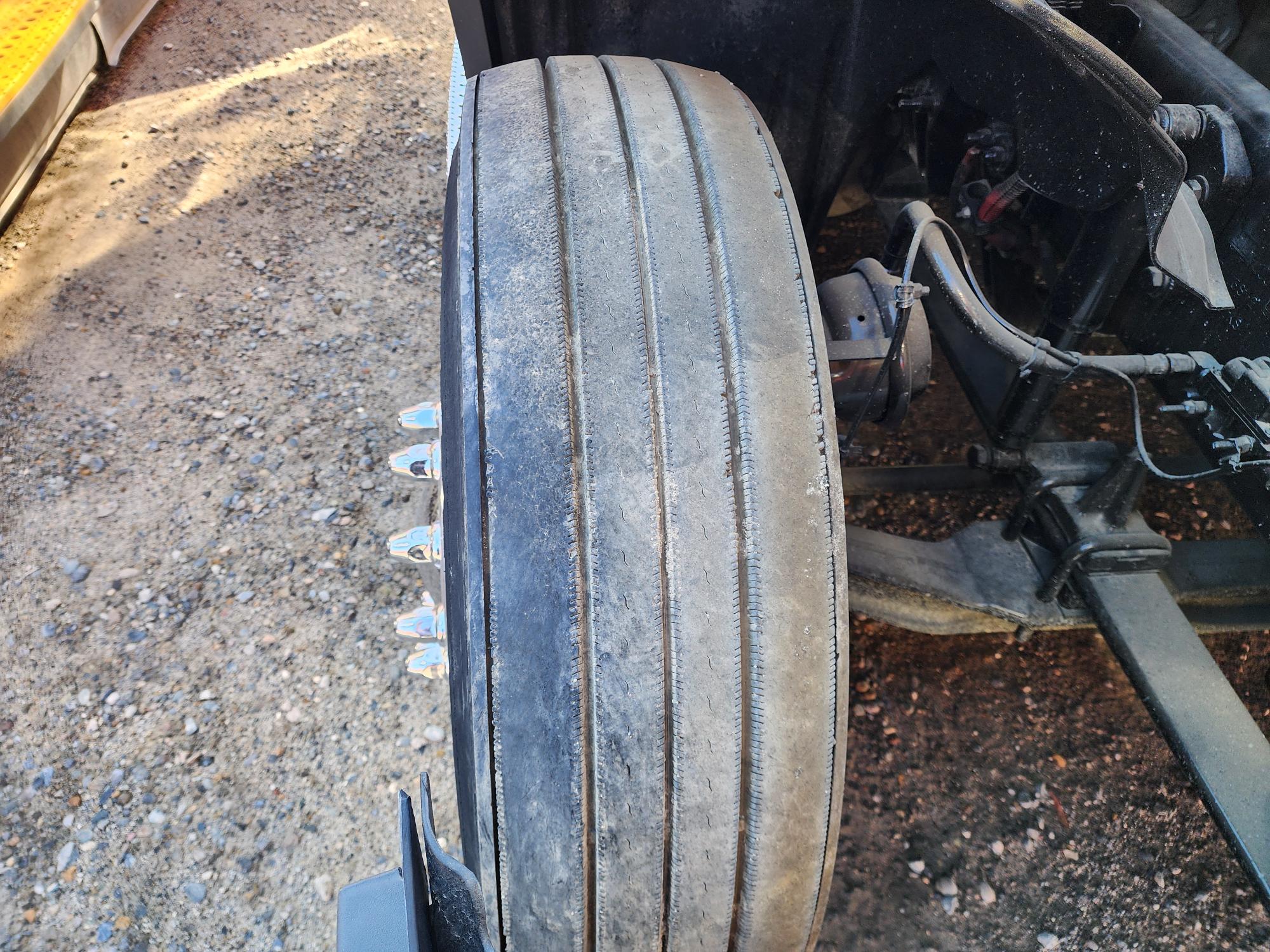 2020 FREIGHTLINER CASCADIA 126SLP - image 12