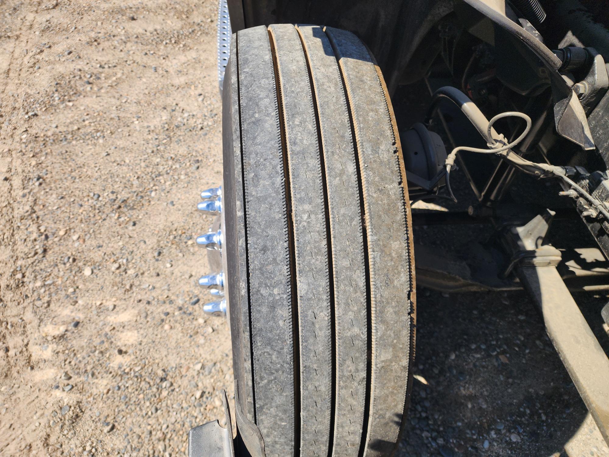 2020 FREIGHTLINER CASCADIA 126SLP - image 11