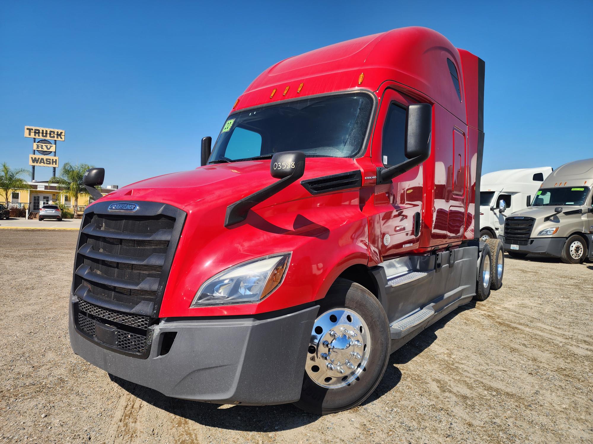 2020 FREIGHTLINER CASCADIA 126SLP - image 1