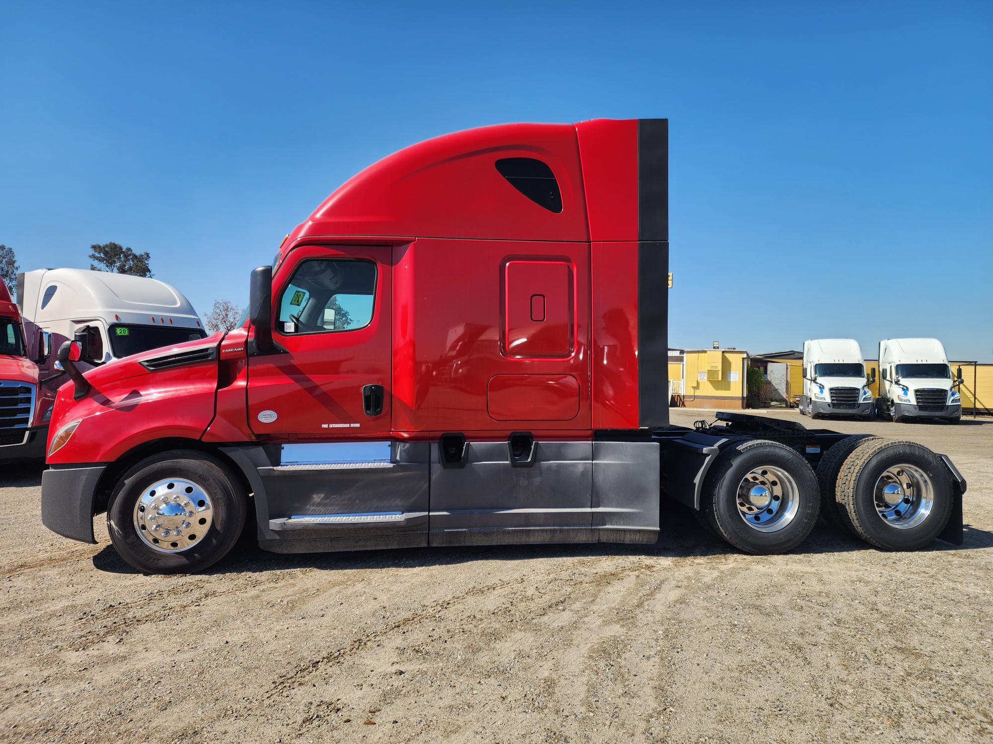2020 FREIGHTLINER CASCADIA 126SLP - image 3