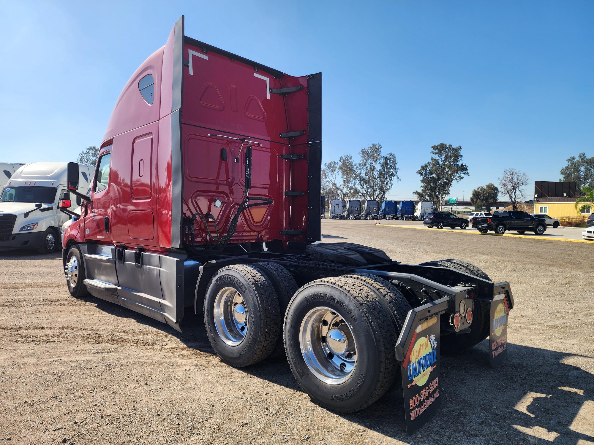 2020 FREIGHTLINER CASCADIA 126SLP - image 4
