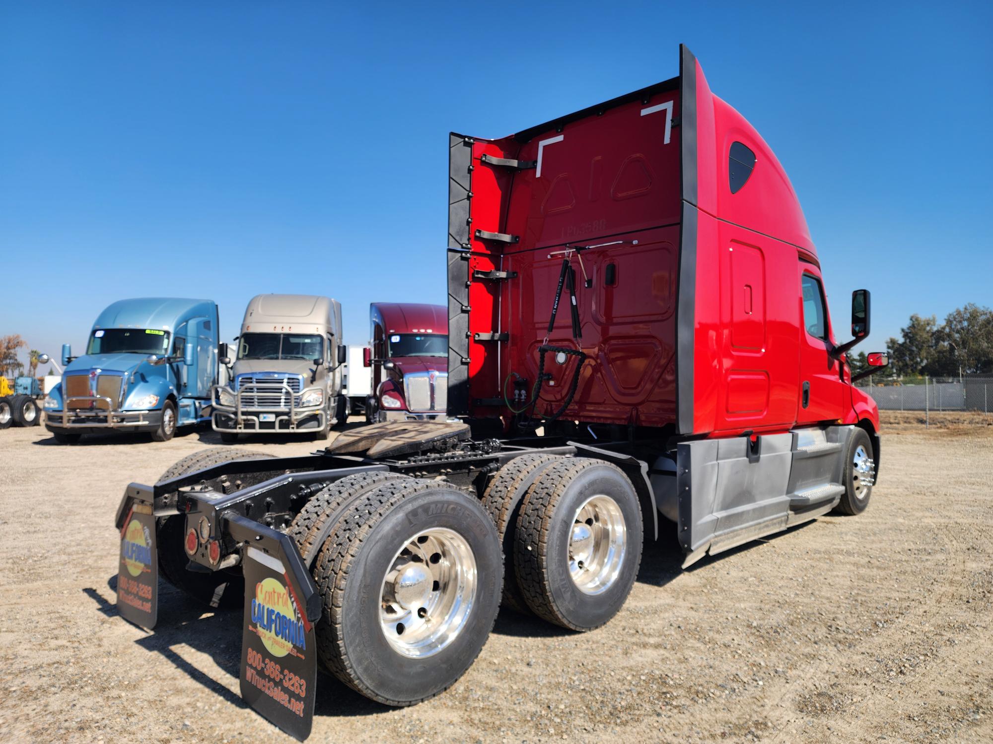 2020 FREIGHTLINER CASCADIA 126SLP - image 6