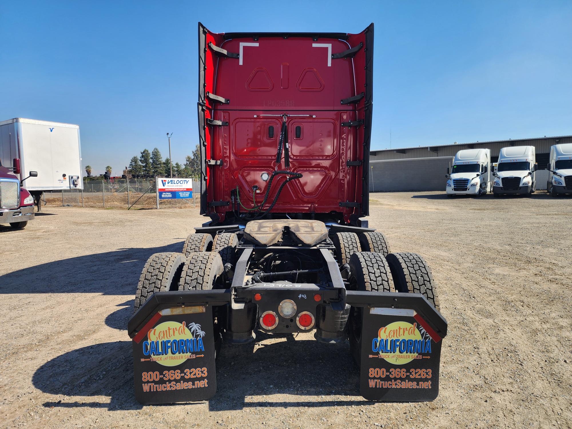 2020 FREIGHTLINER CASCADIA 126SLP - image 5