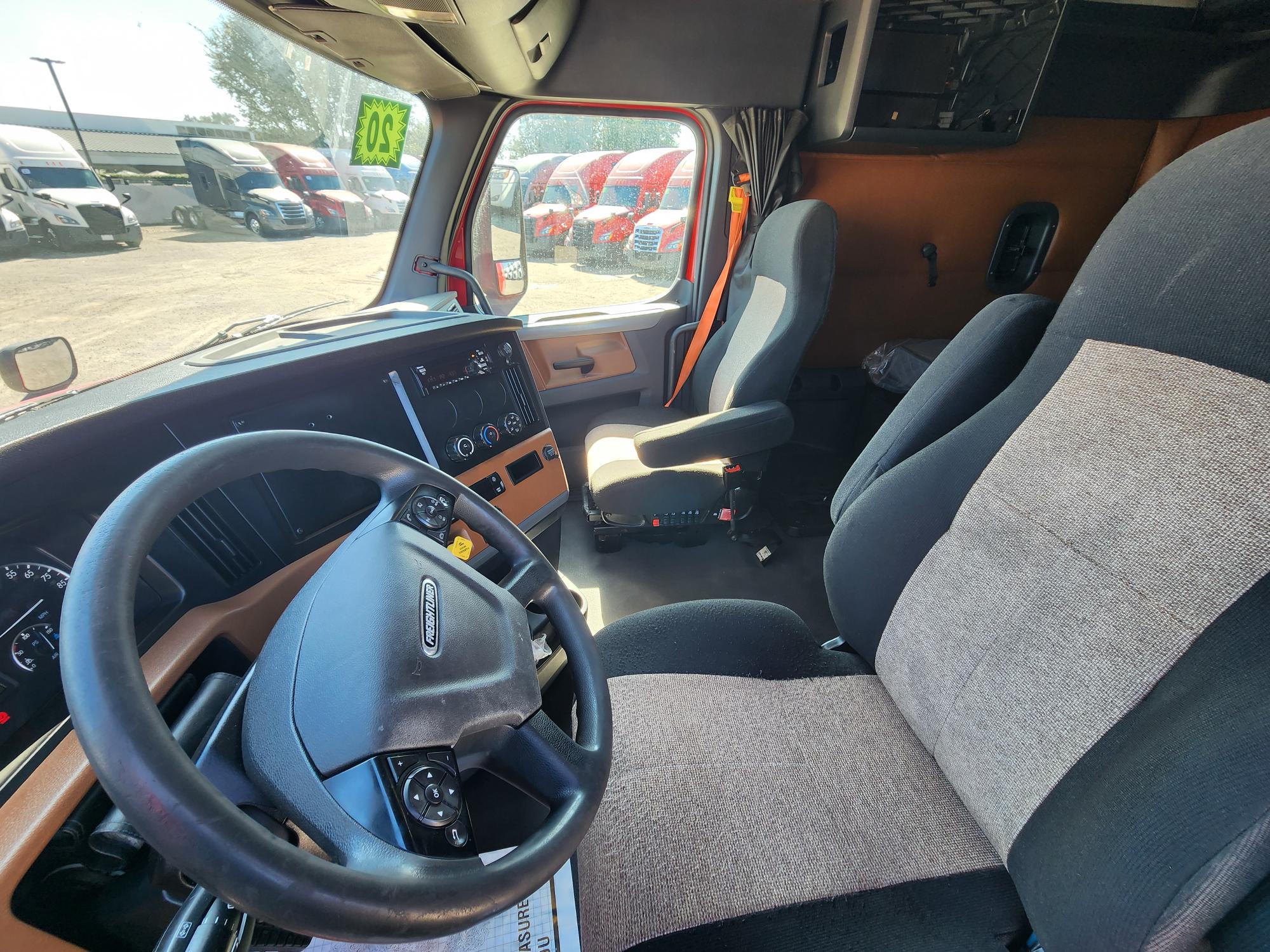2020 FREIGHTLINER CASCADIA 126SLP - image 16