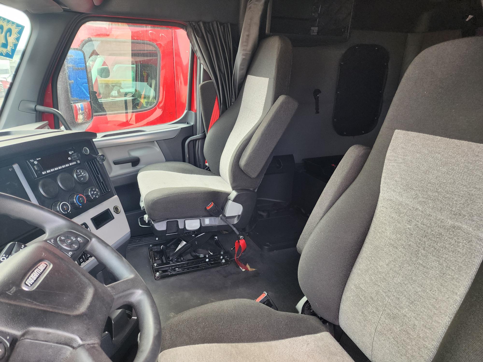 2022 FREIGHTLINER CASCADIA 126SLP - image 16