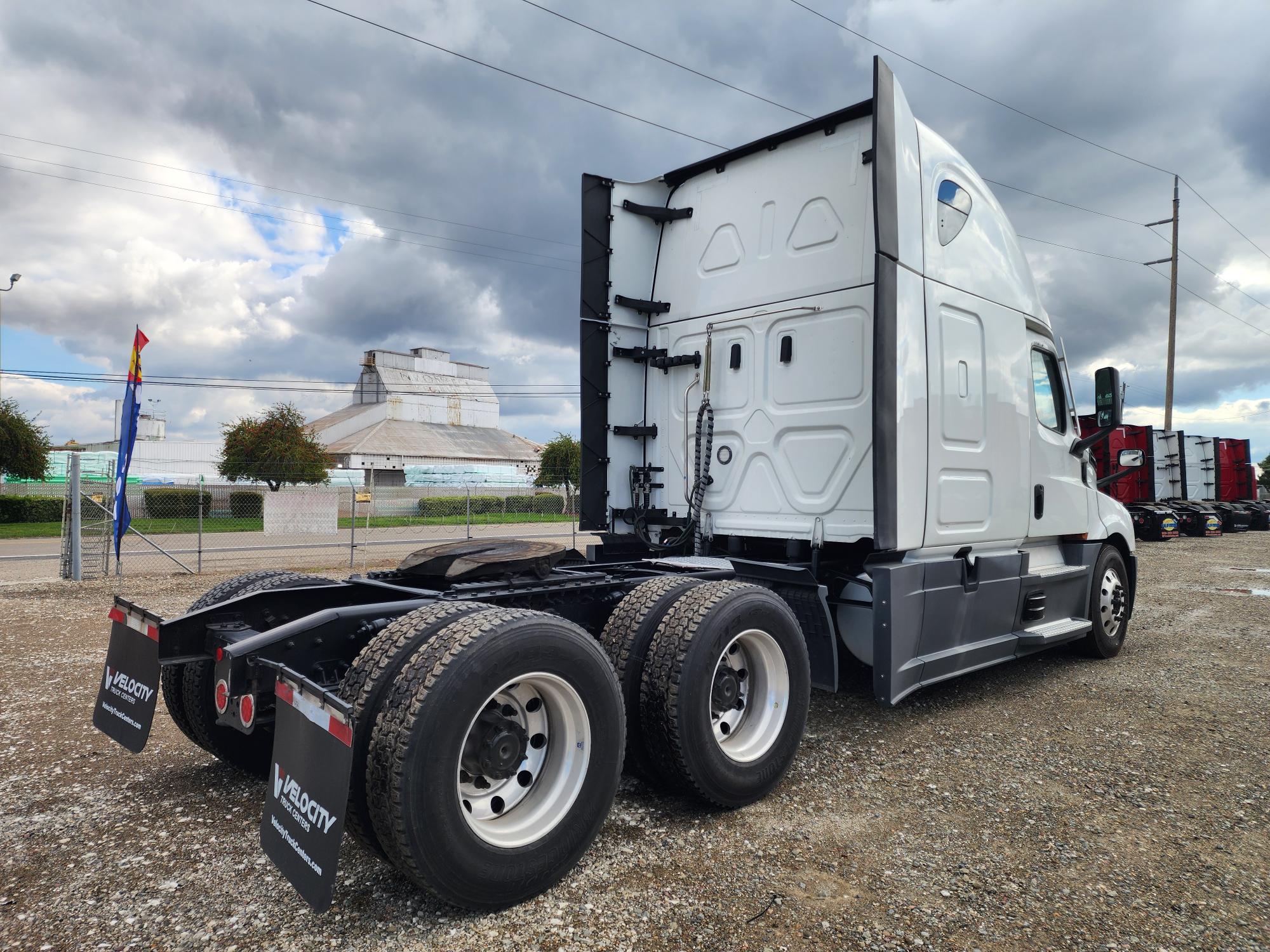 2022 FREIGHTLINER CASCADIA 126SLP - image 6