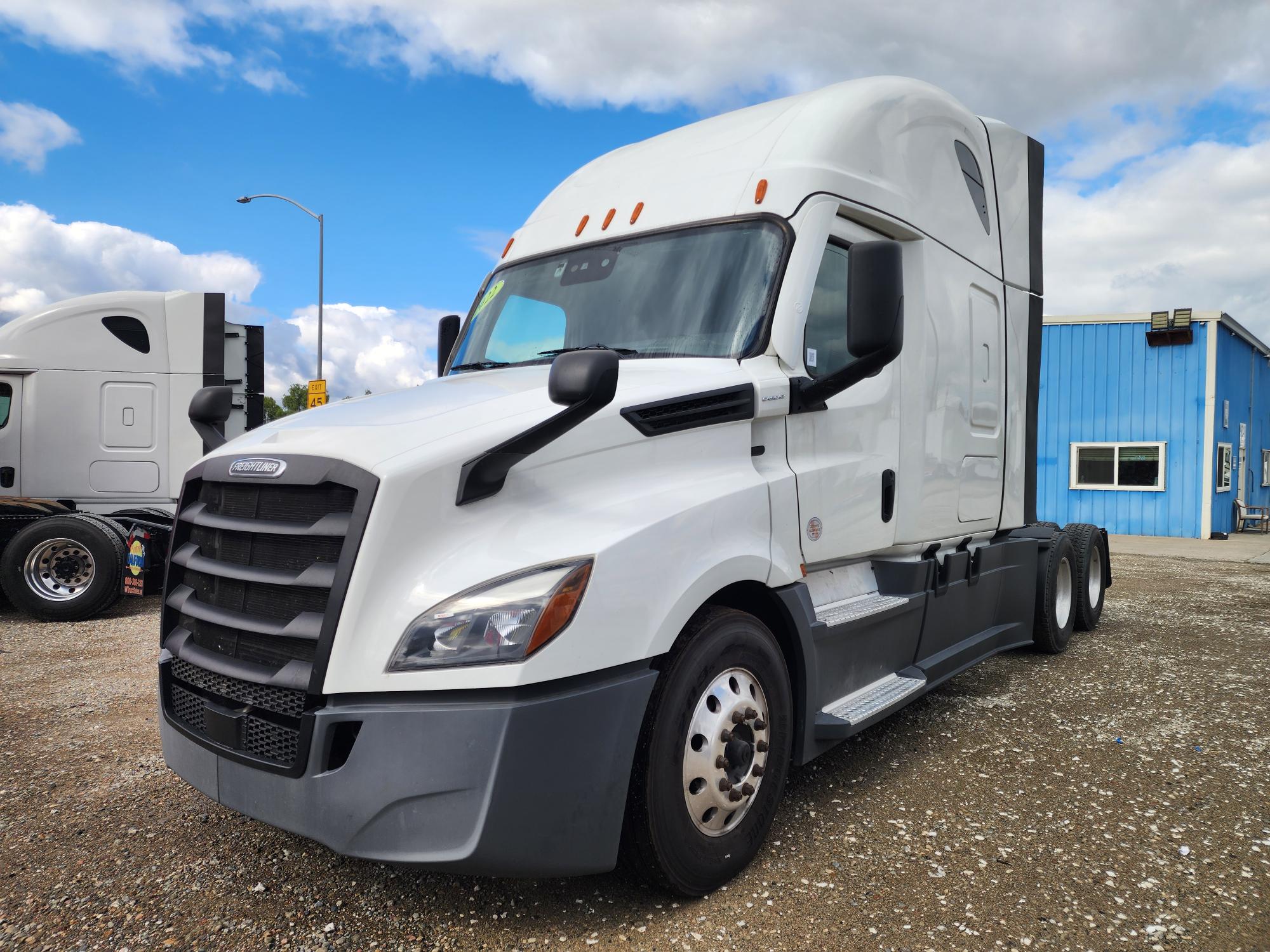 2022 FREIGHTLINER CASCADIA 126SLP - image 1