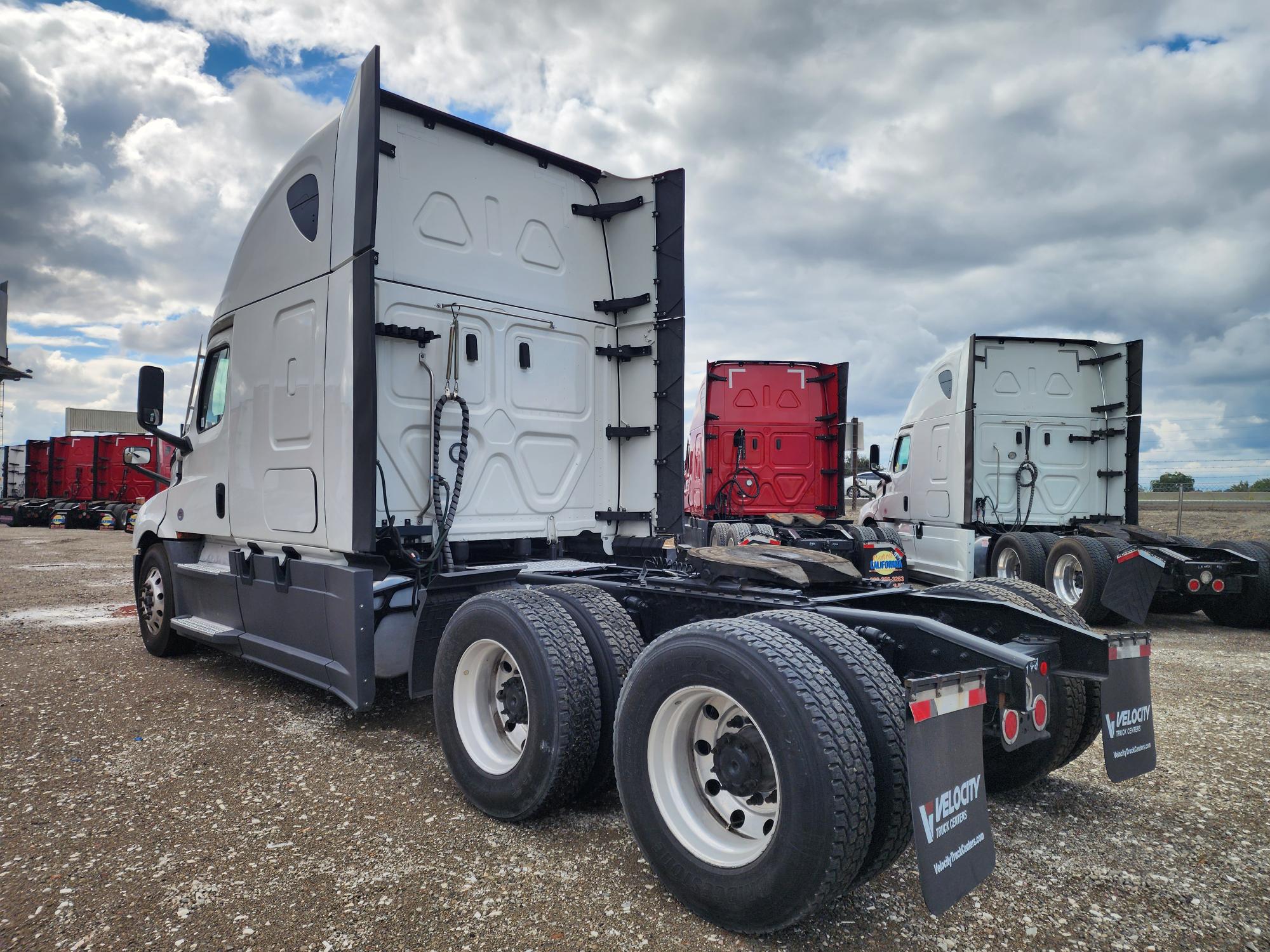 2022 FREIGHTLINER CASCADIA 126SLP - image 4