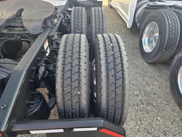 FREIGHTLINER CASCADIA 126SLP 2024