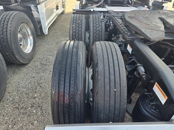 FREIGHTLINER CASCADIA 126SLP 2024