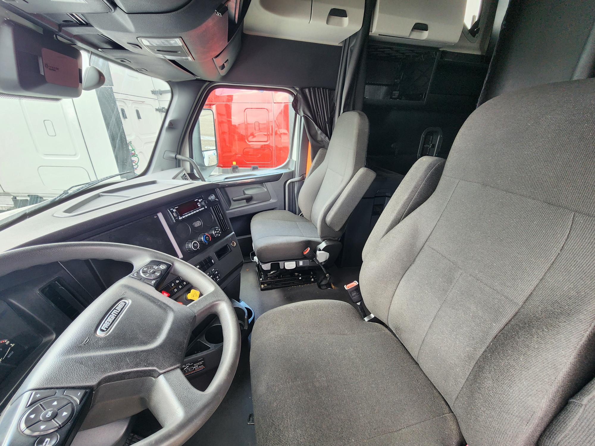 2023 FREIGHTLINER CASCADIA 126SLP - image 15