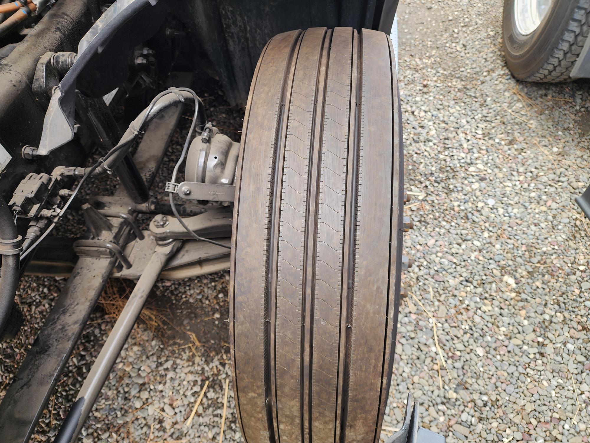 2023 FREIGHTLINER CASCADIA 126SLP - image 10