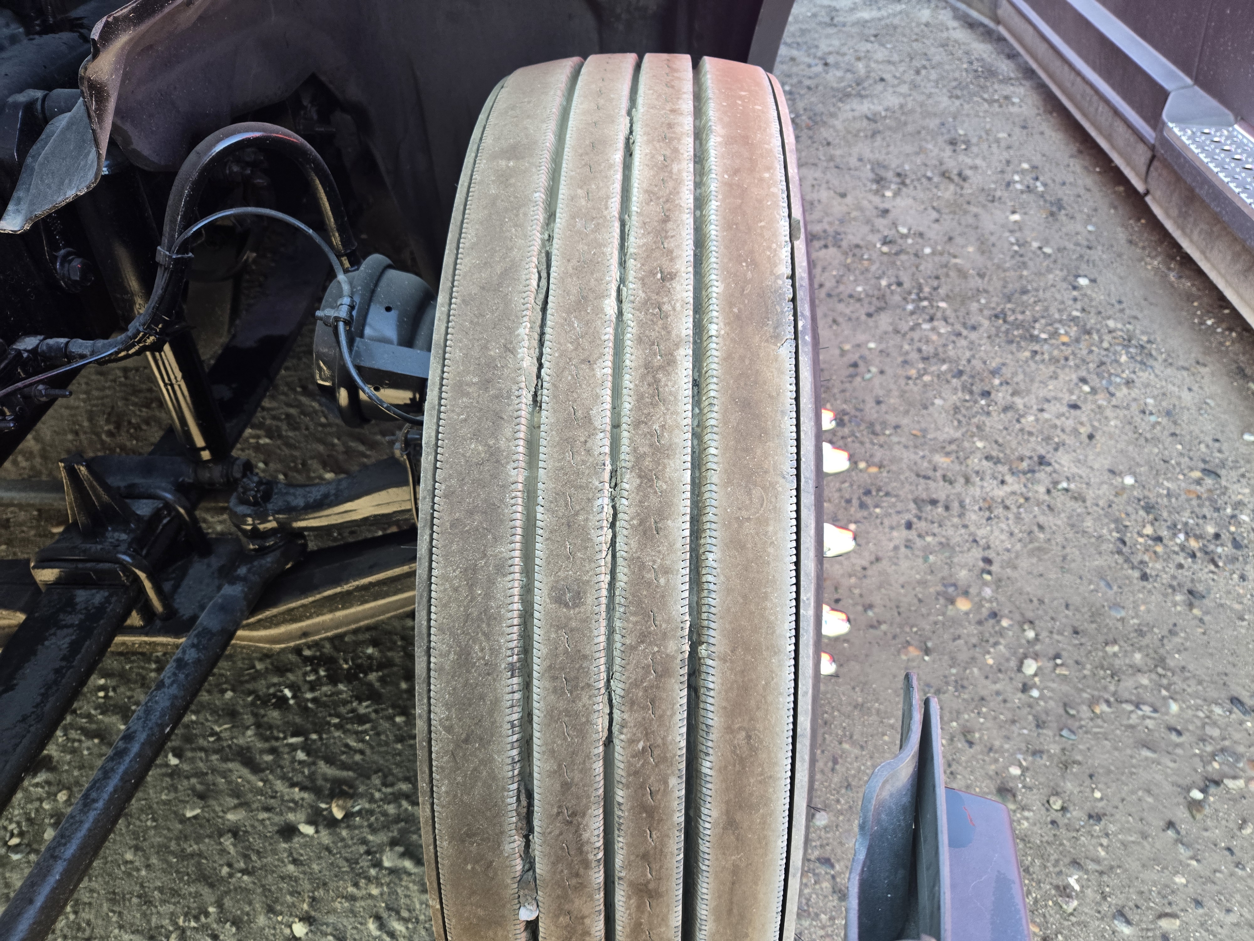 2021 FREIGHTLINER CASCADIA 126SLP - image 10