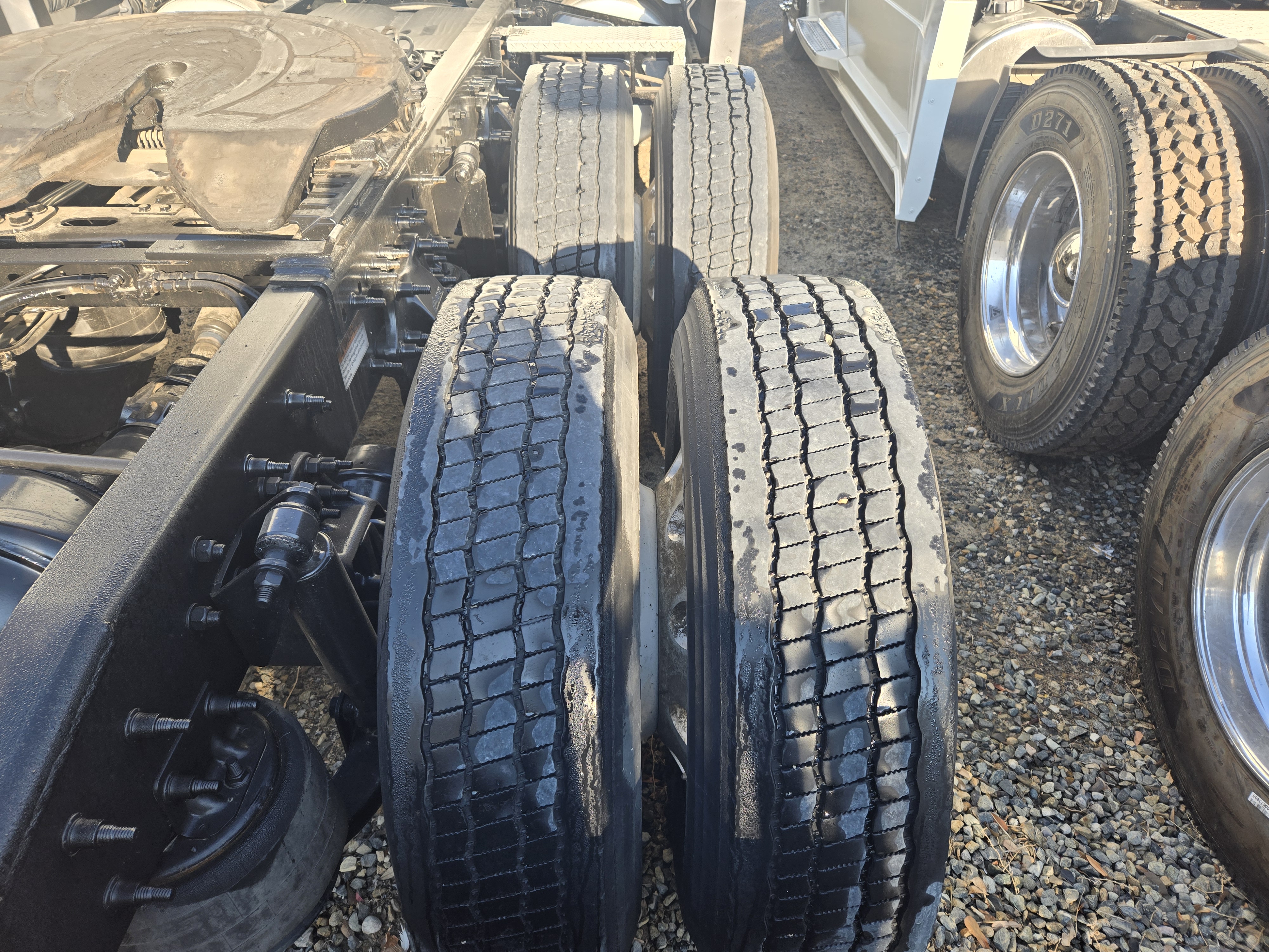 2021 FREIGHTLINER CASCADIA 126SLP - image 13