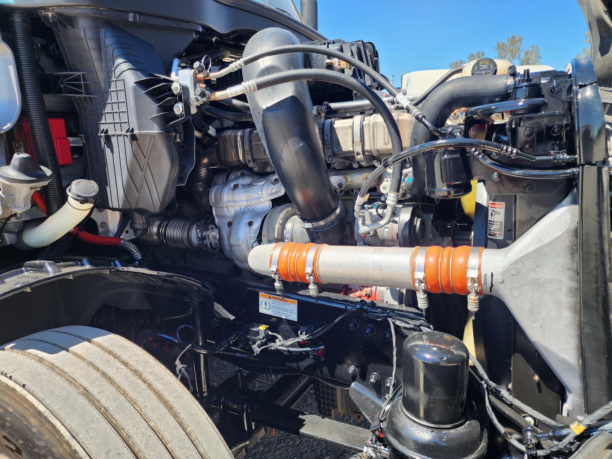 2021 FREIGHTLINER CASCADIA 126SLP - image 9