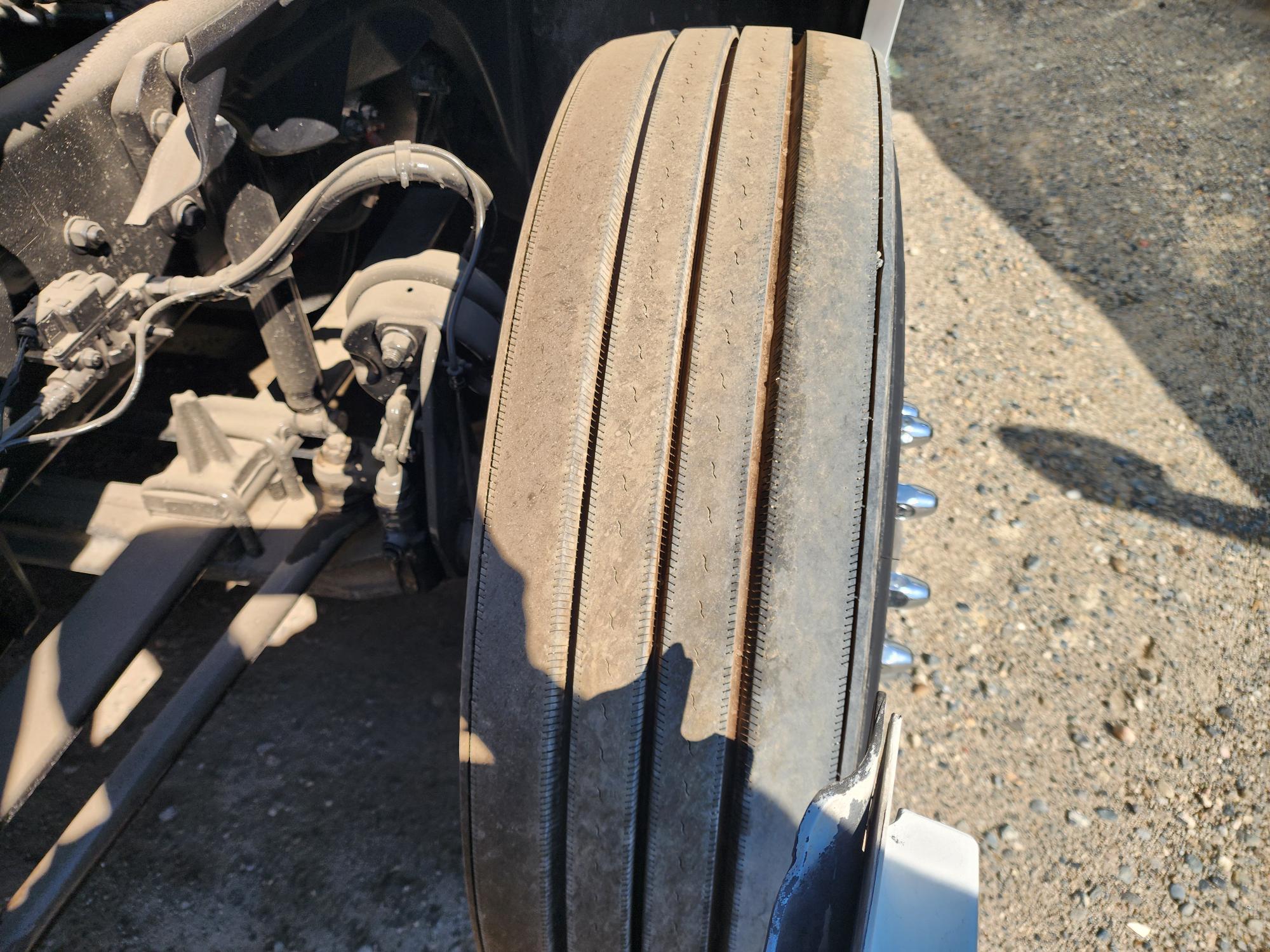 2020 FREIGHTLINER CASCADIA 126SLP - image 12