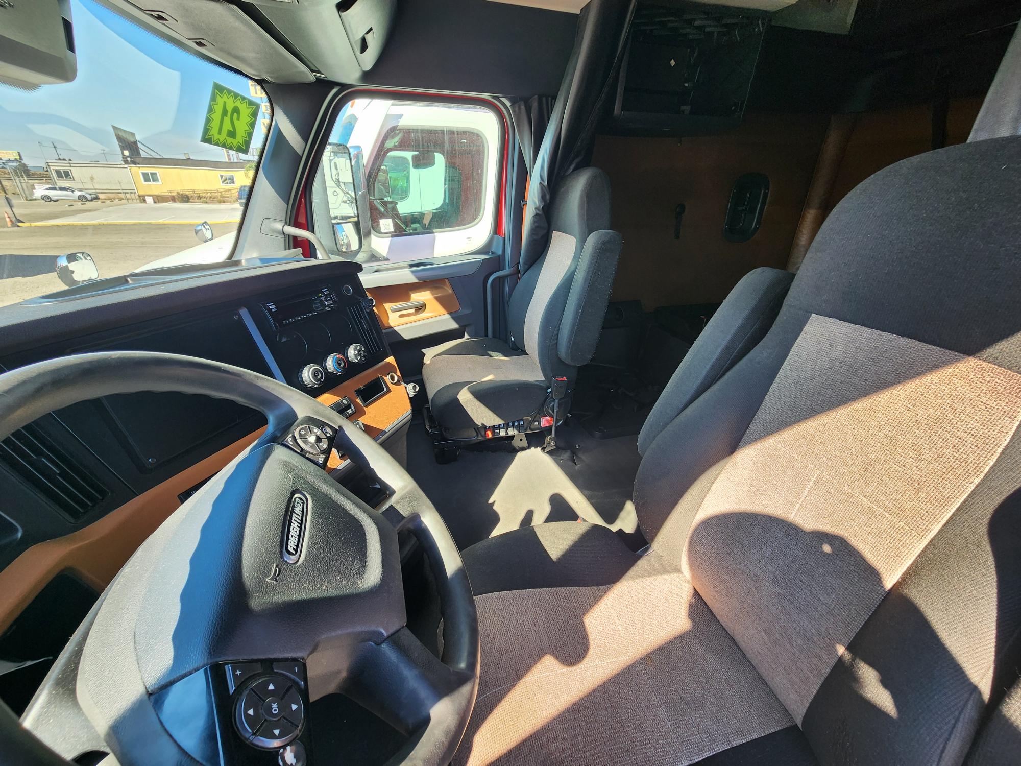 2021 FREIGHTLINER CASCADIA 126SLP - image 16