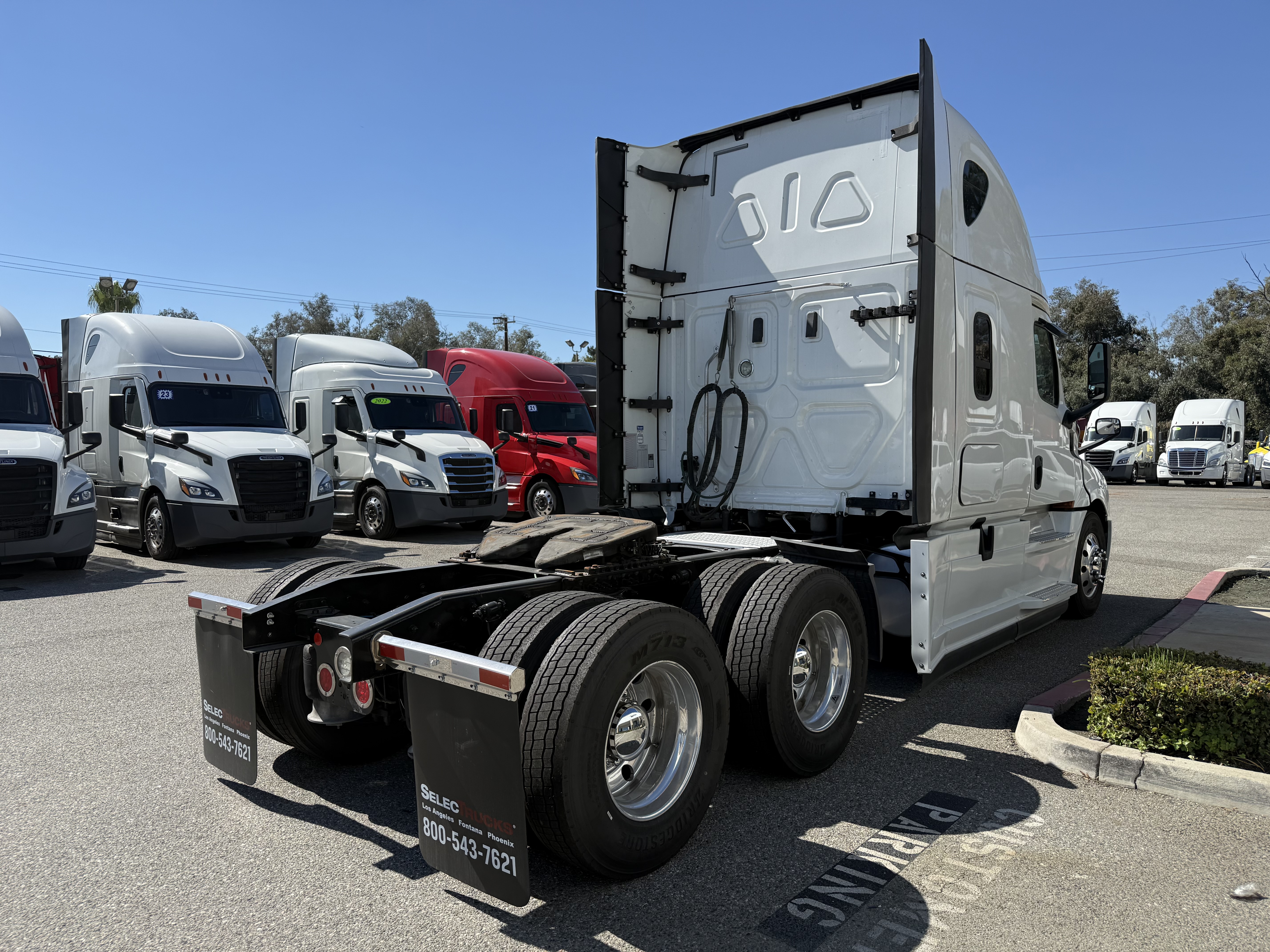 2020 FREIGHTLINER CASCADIA 126SLP - image 7