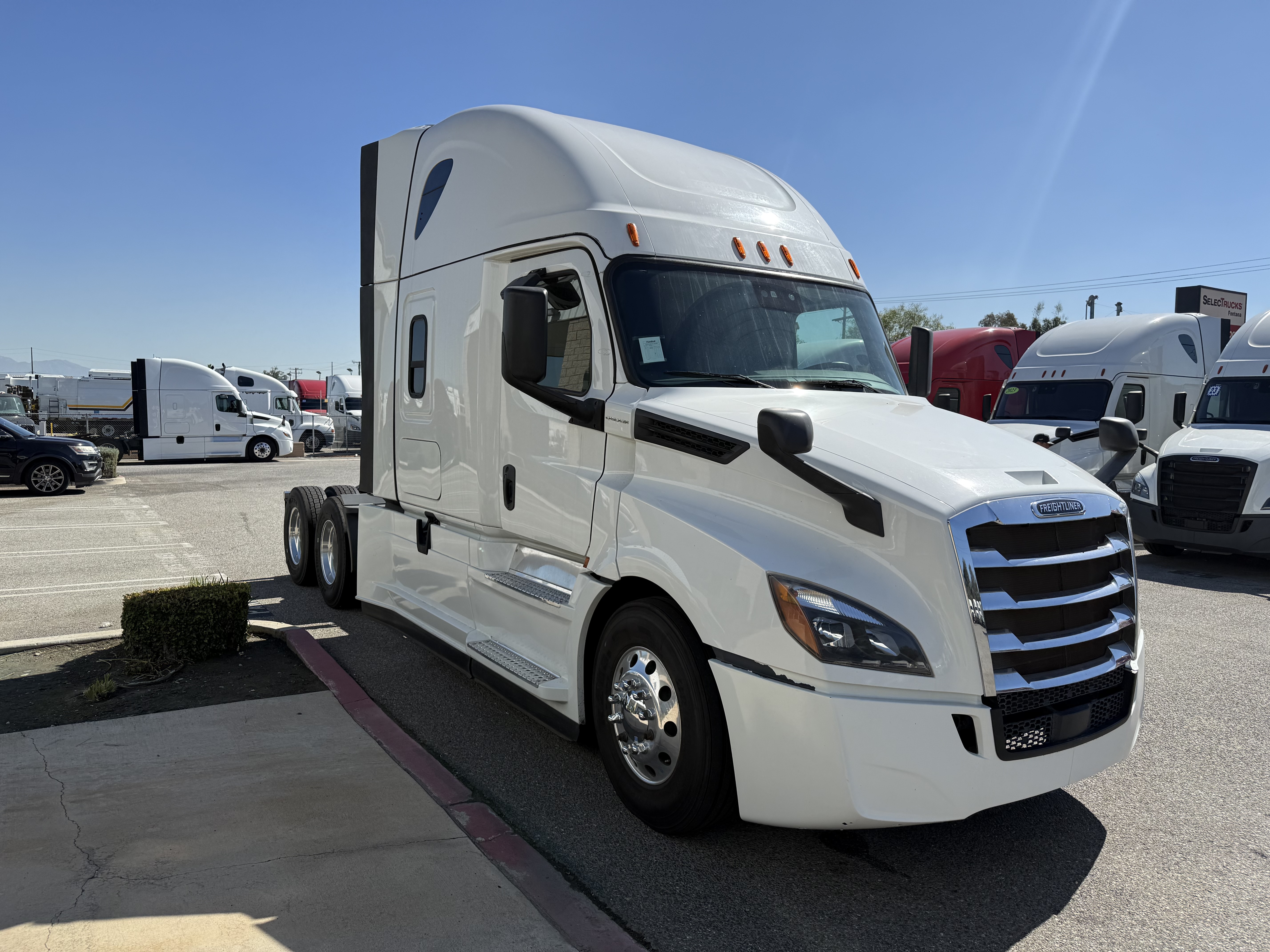 2020 FREIGHTLINER CASCADIA 126SLP - image 8