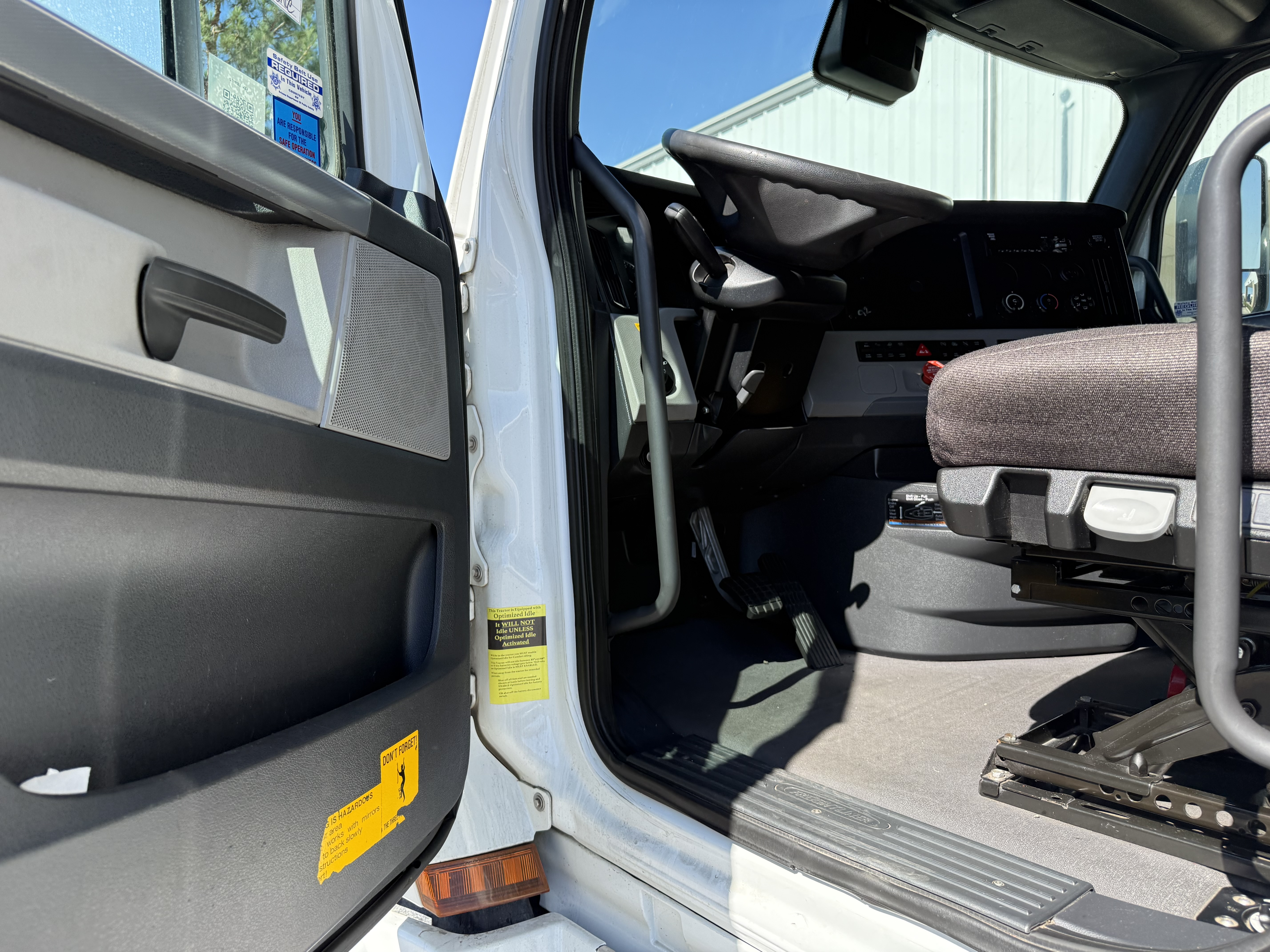 2020 FREIGHTLINER CASCADIA 126SLP - image 18