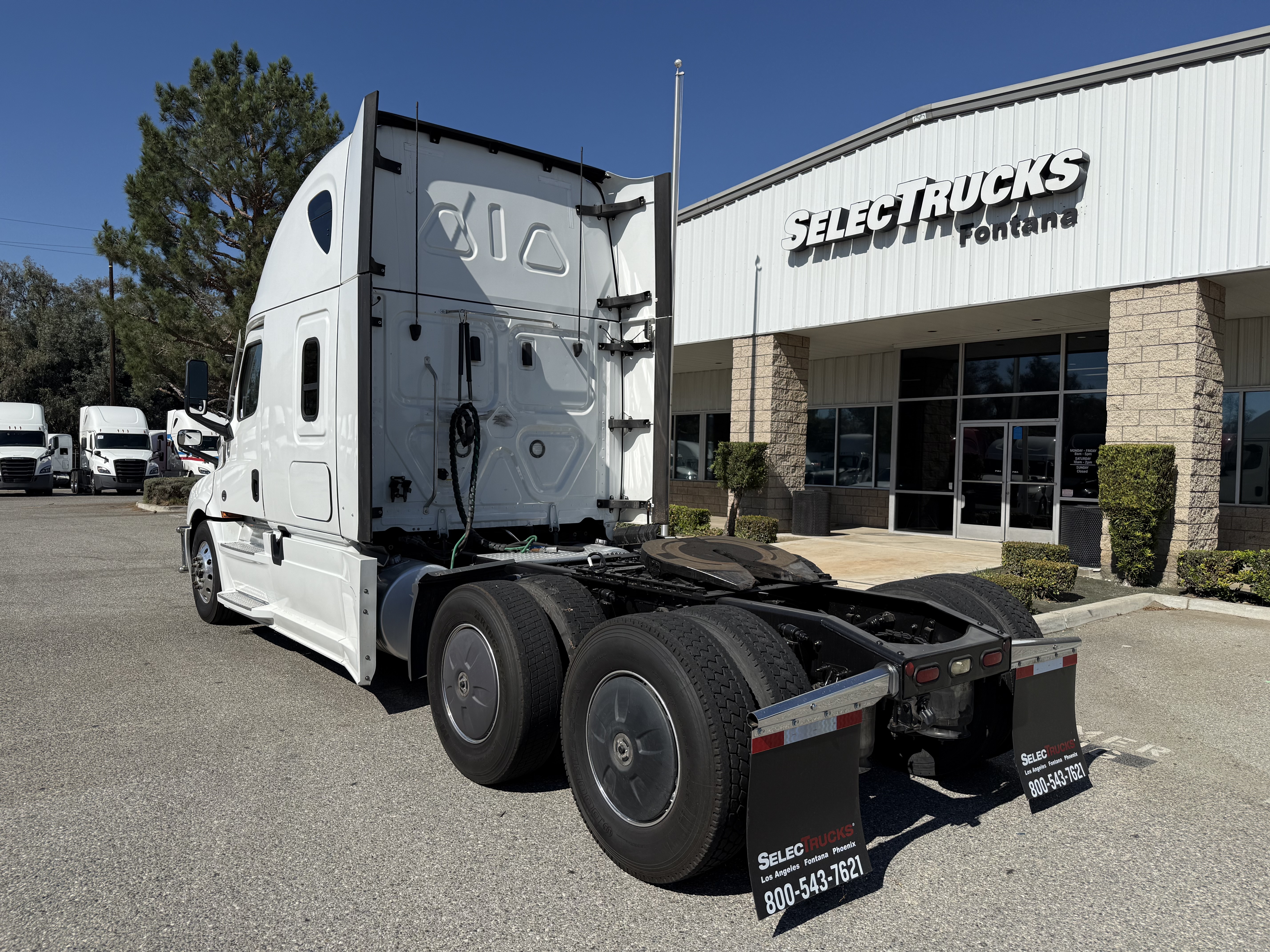 2022 FREIGHTLINER CASCADIA 126SLP - image 4