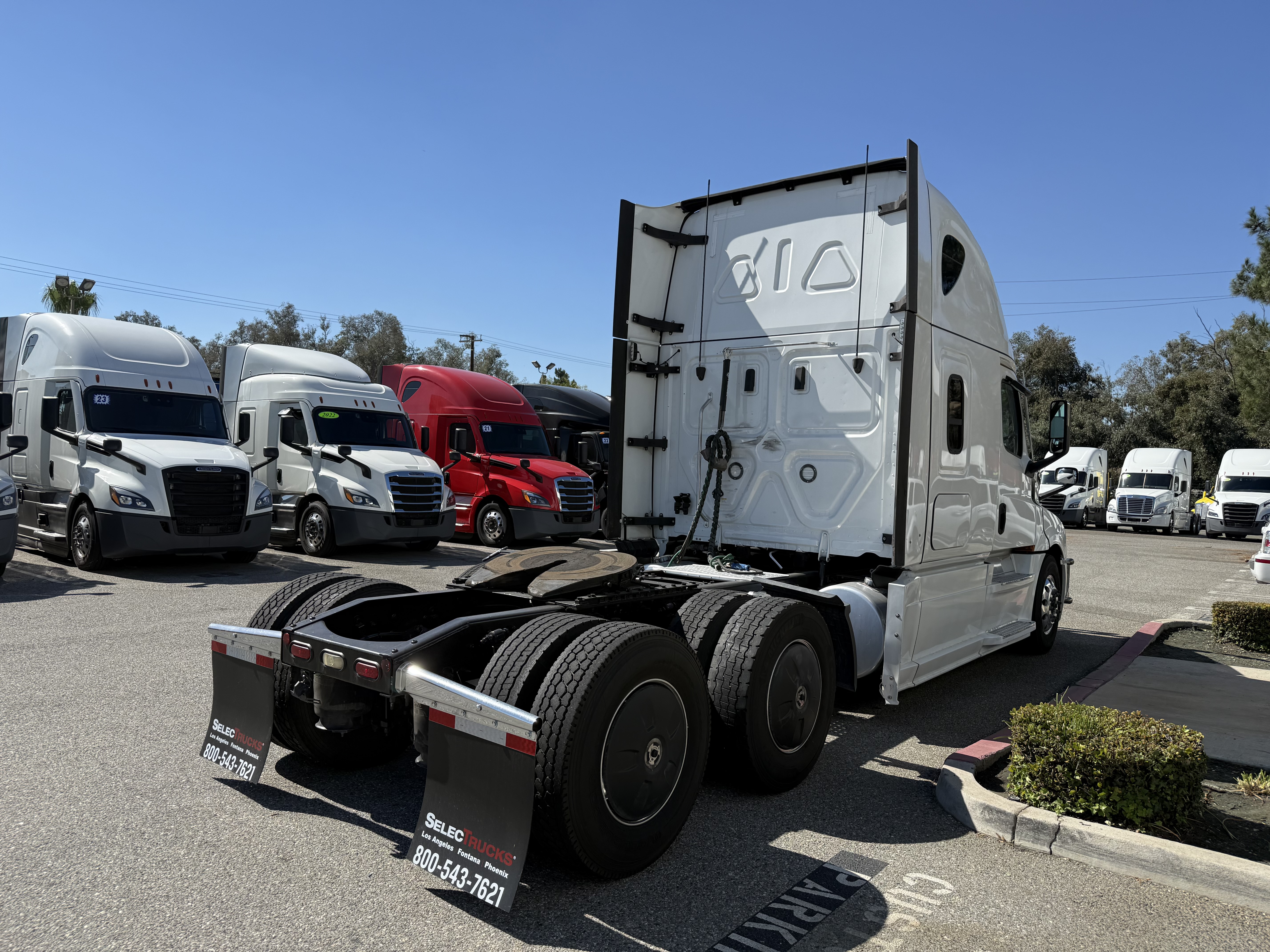 2022 FREIGHTLINER CASCADIA 126SLP - image 6
