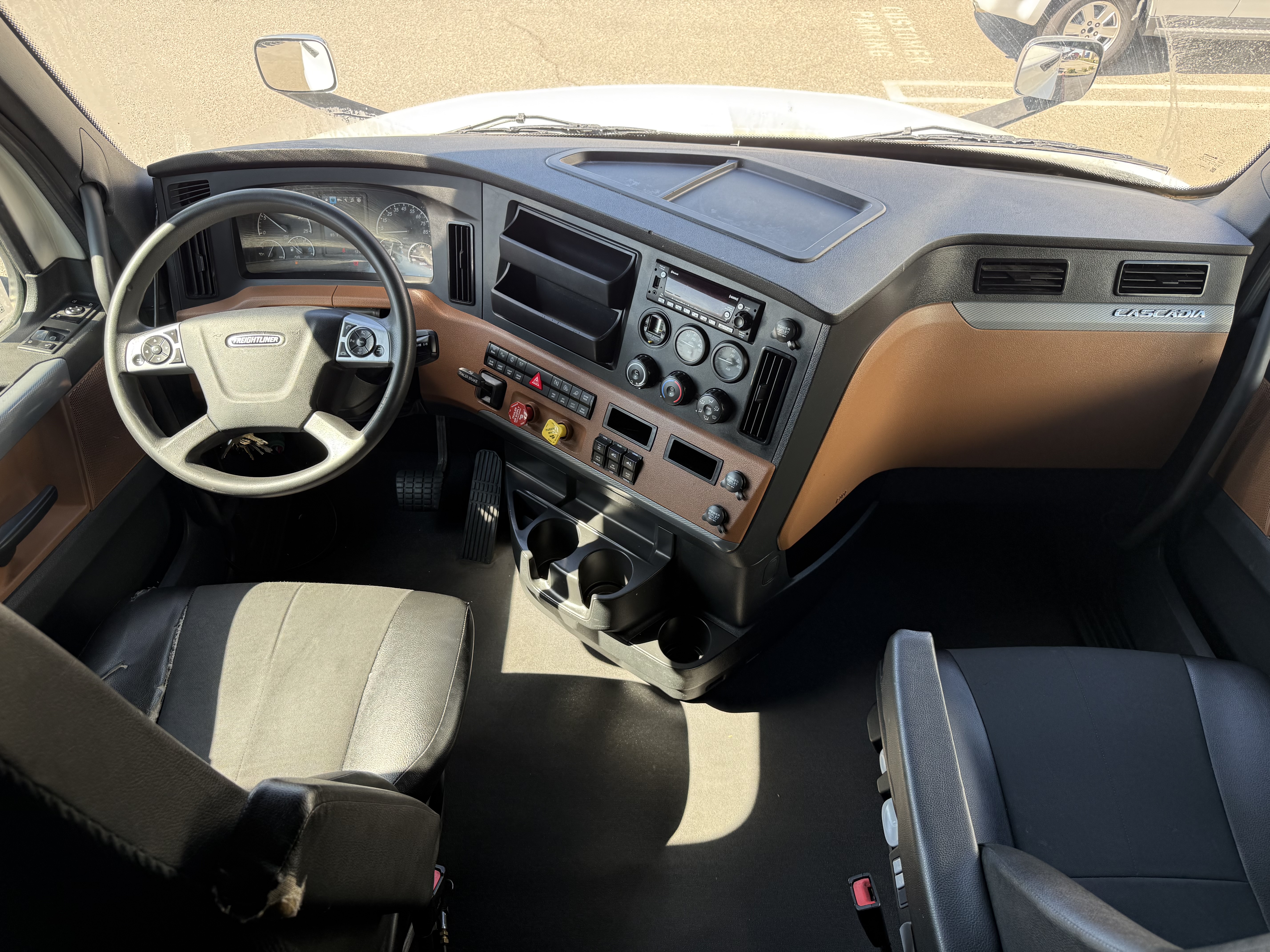 2022 FREIGHTLINER CASCADIA 126SLP - image 16