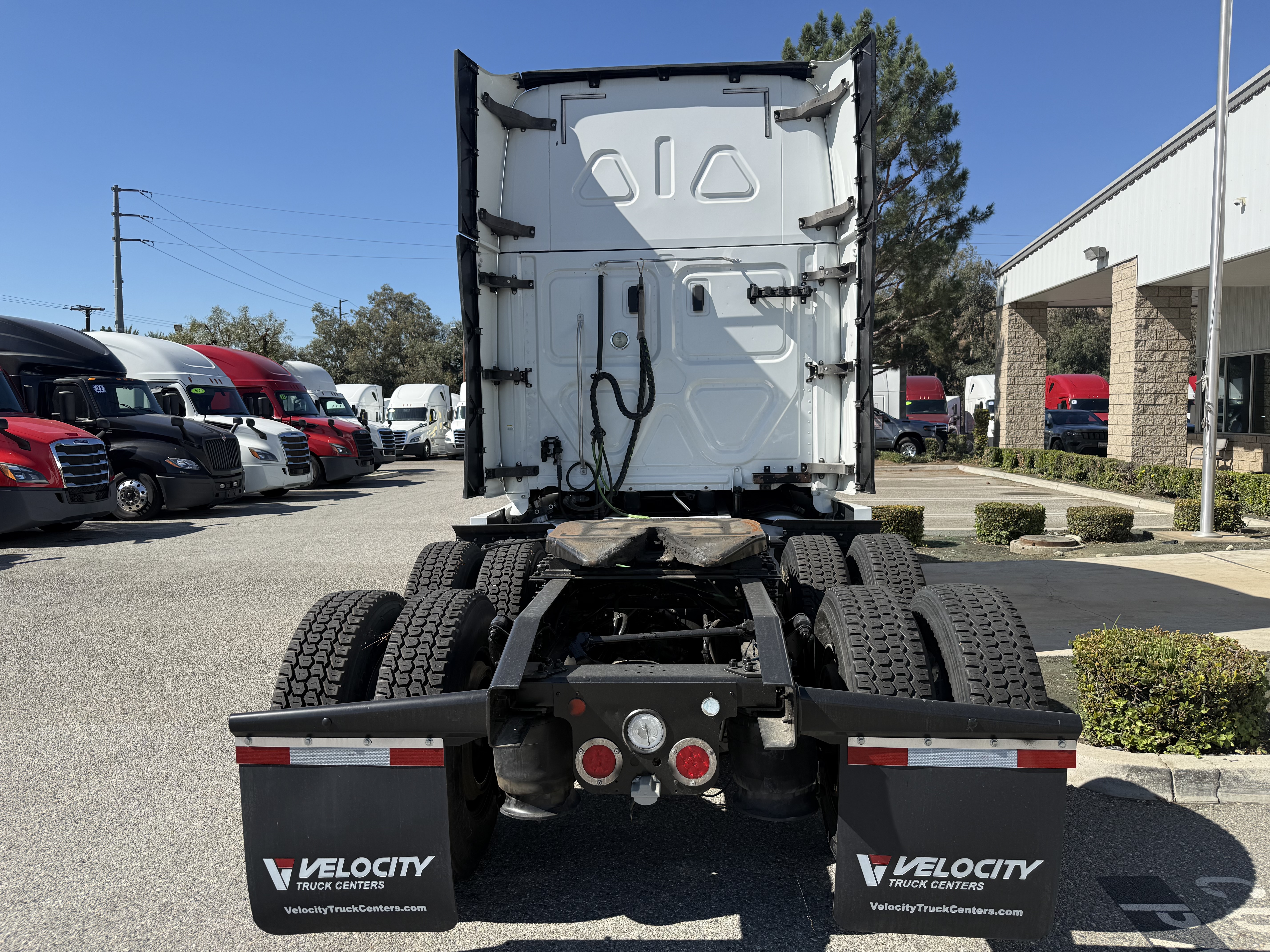 2019 FREIGHTLINER CASCADIA 126SLP - image 5