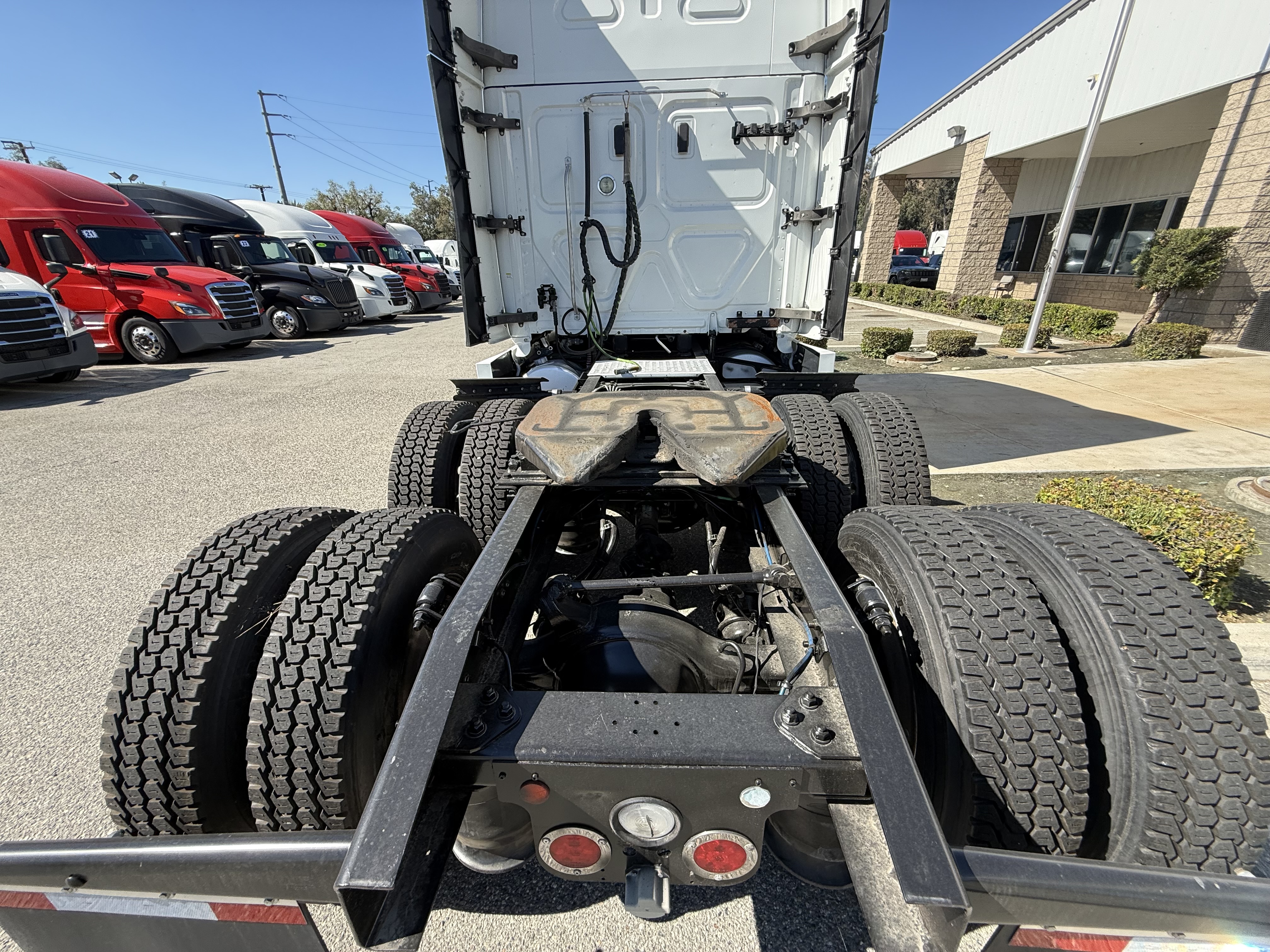 2019 FREIGHTLINER CASCADIA 126SLP - image 6