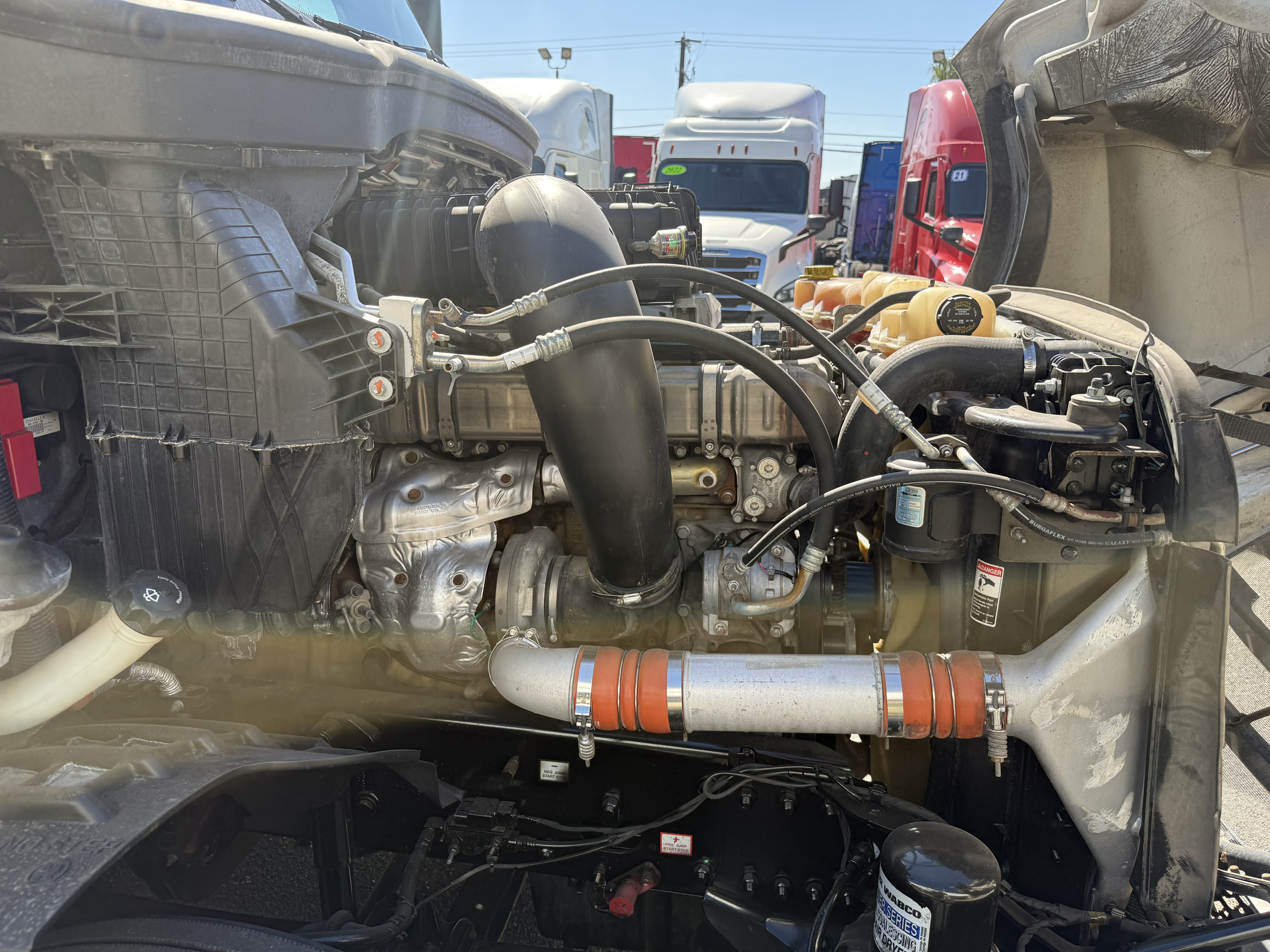 2019 FREIGHTLINER CASCADIA 126SLP - image 10