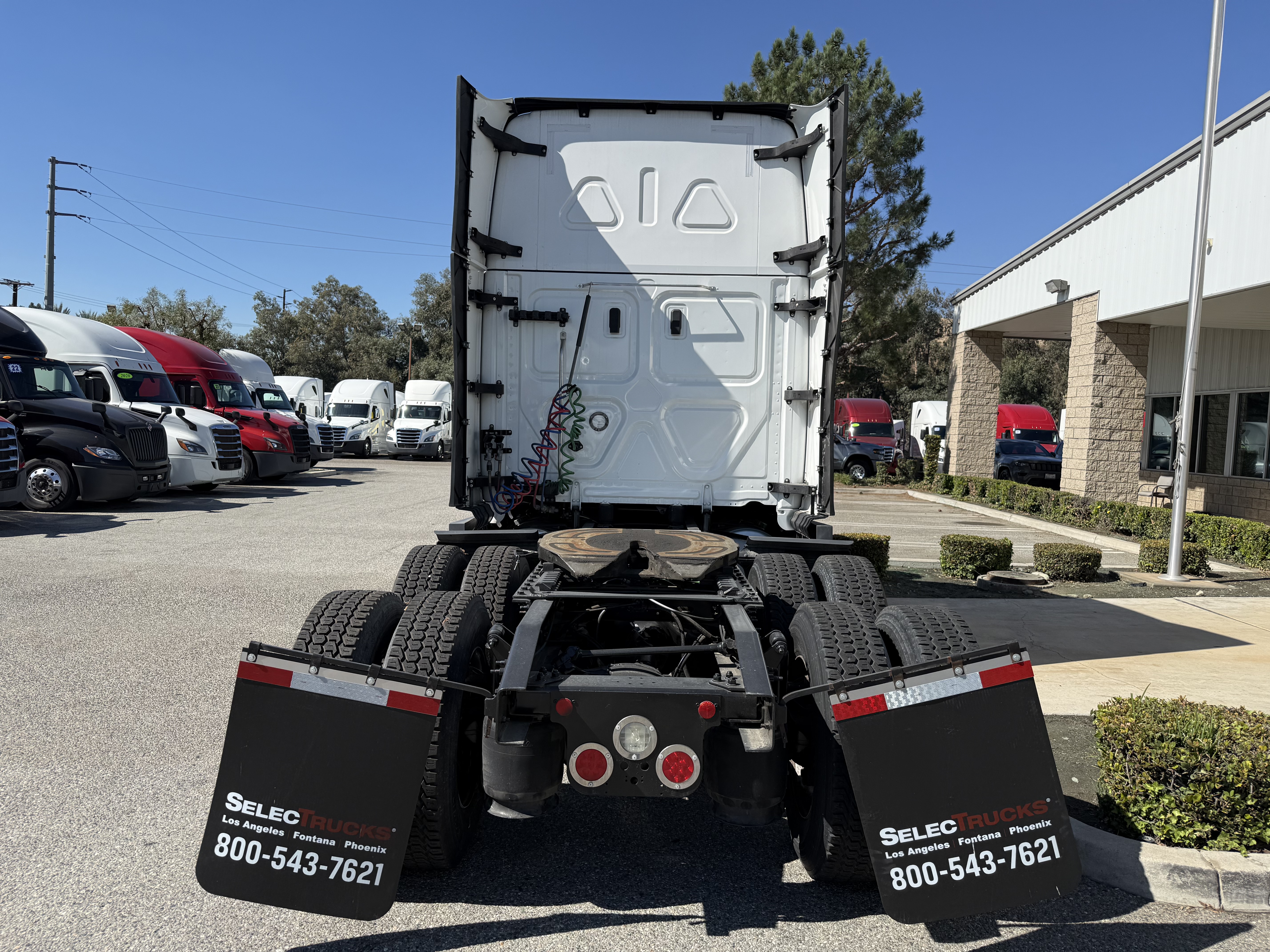 2023 FREIGHTLINER CASCADIA 126SLP - image 5