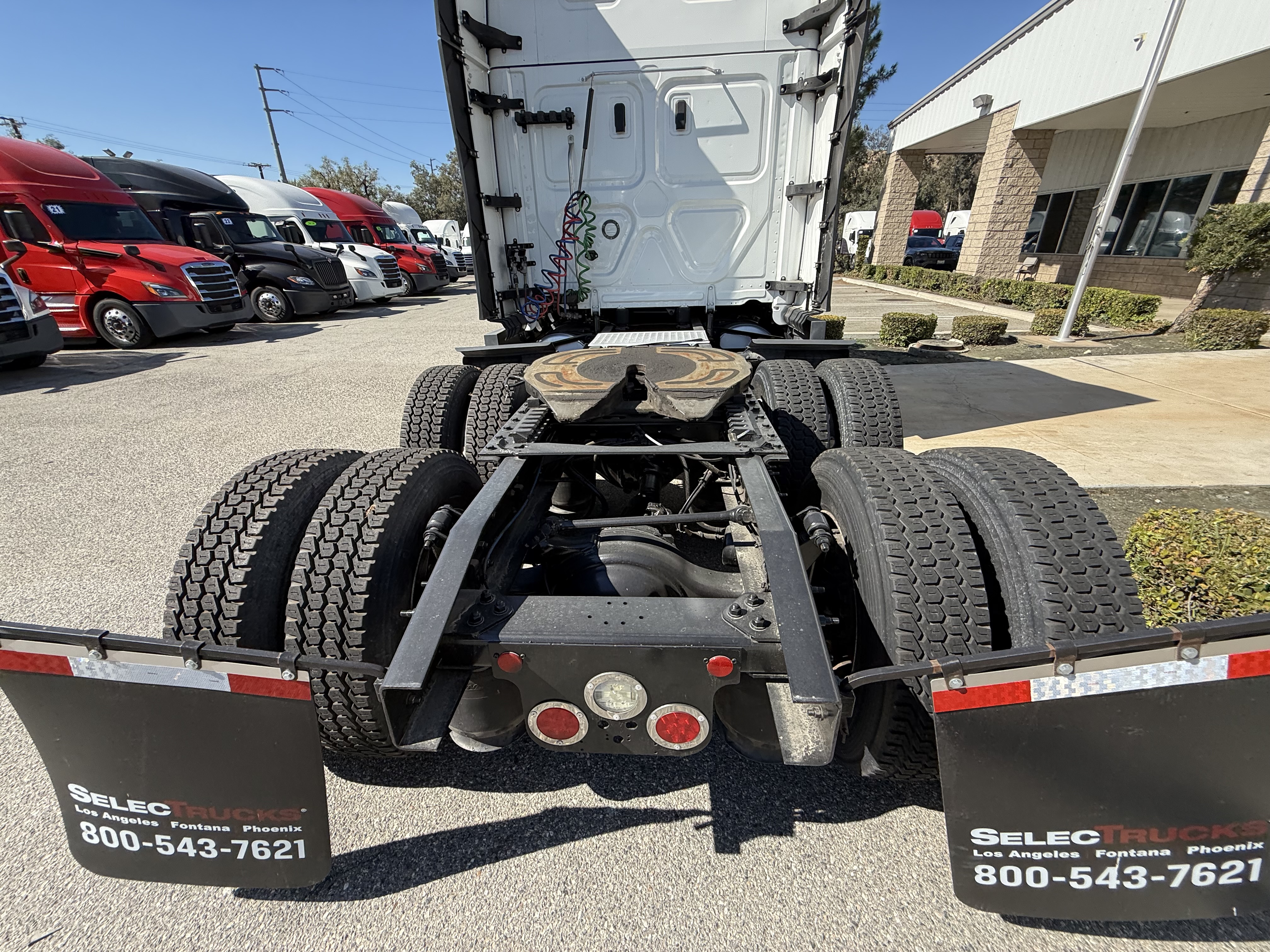 2023 FREIGHTLINER CASCADIA 126SLP - image 6