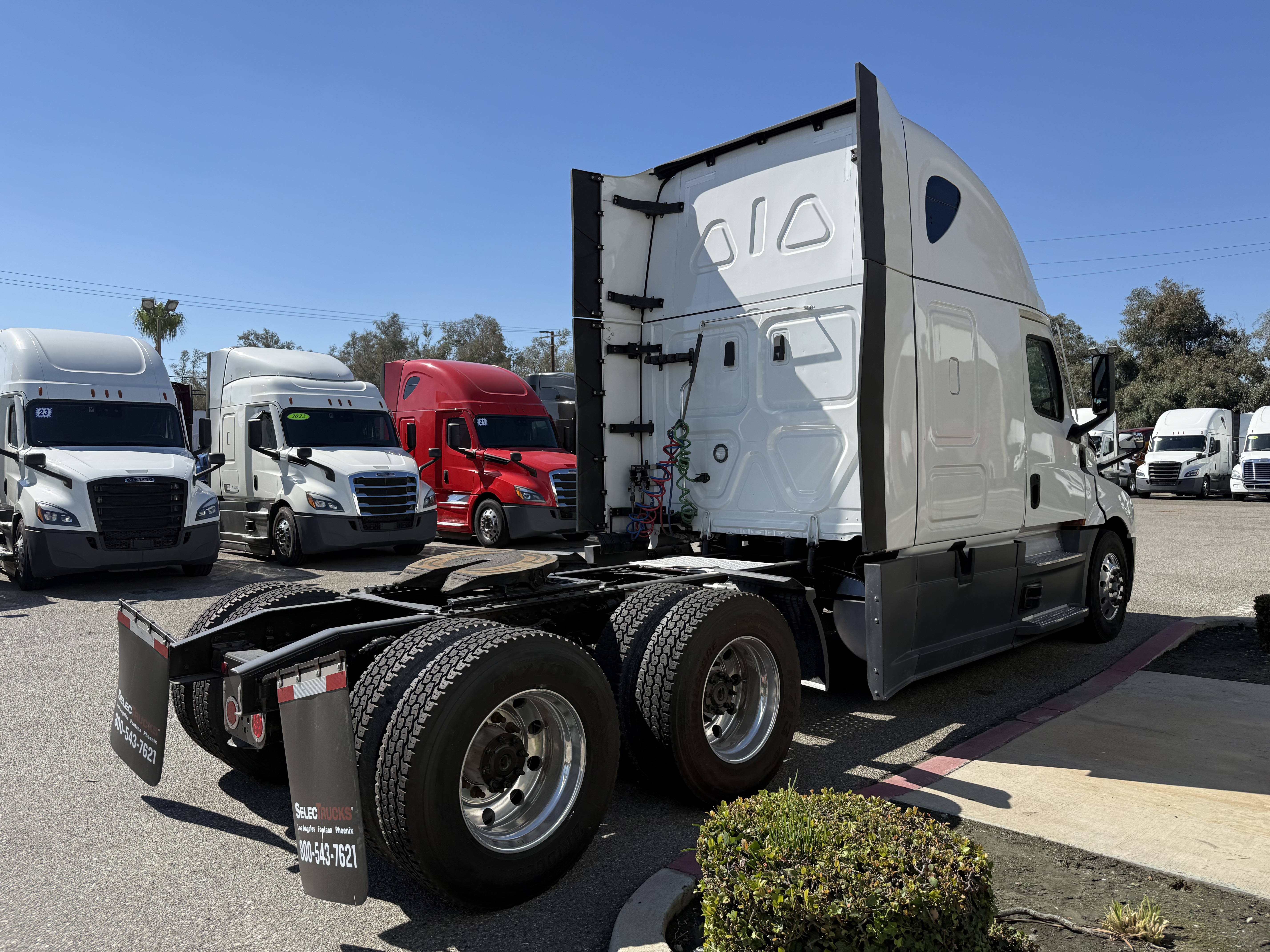2023 FREIGHTLINER CASCADIA 126SLP - image 7