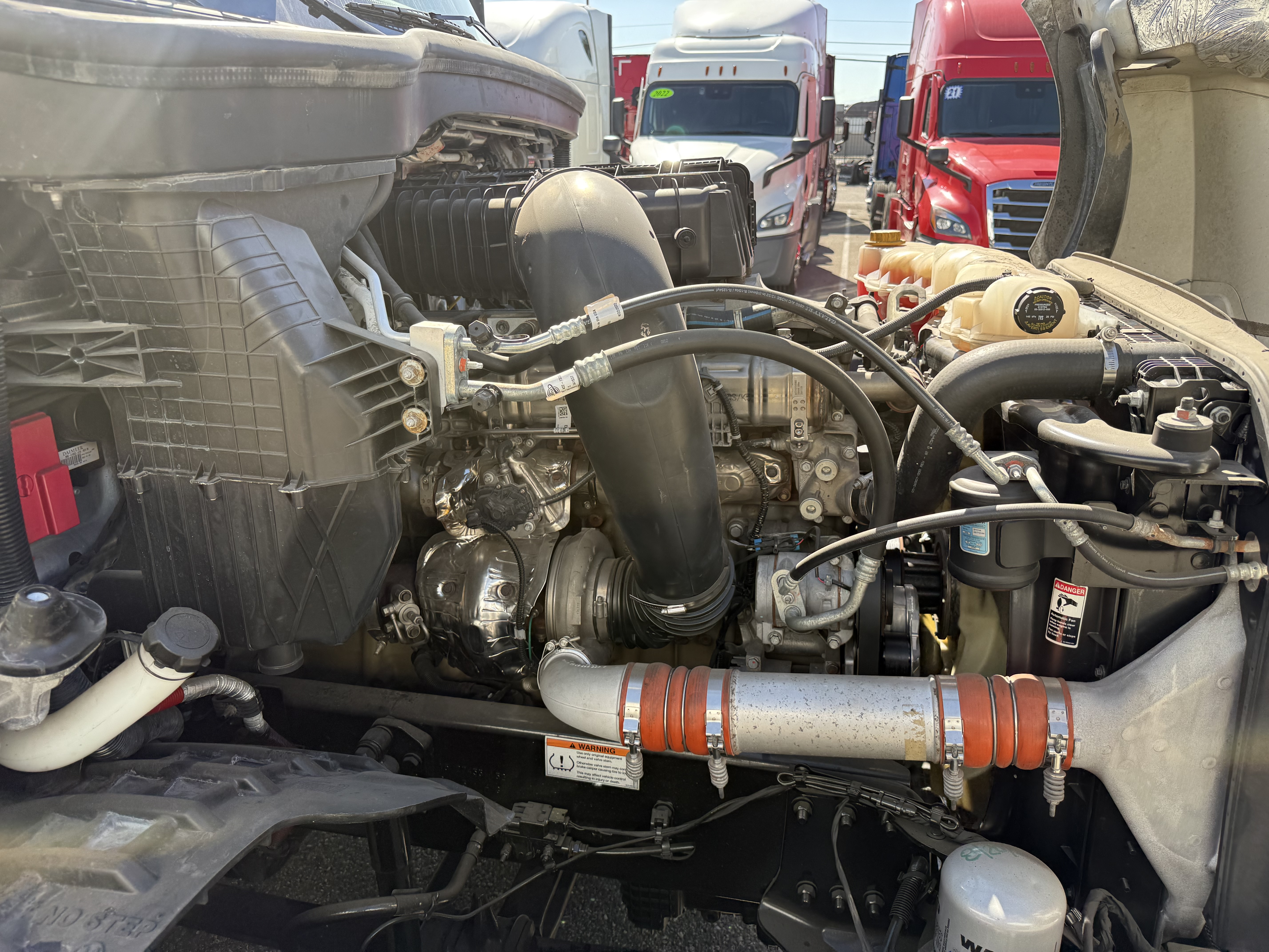 2023 FREIGHTLINER CASCADIA 126SLP - image 10