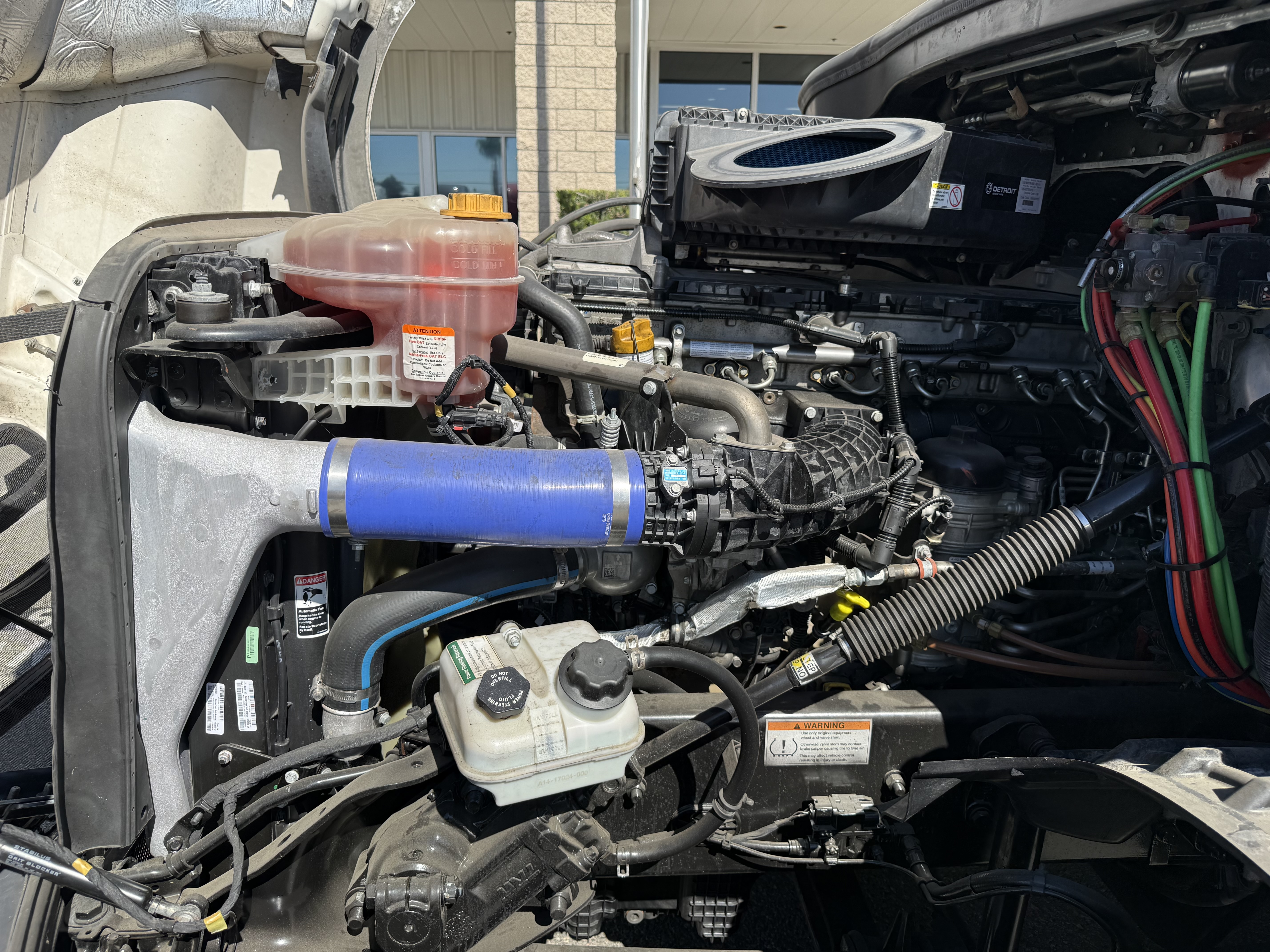 2023 FREIGHTLINER CASCADIA 126SLP - image 11