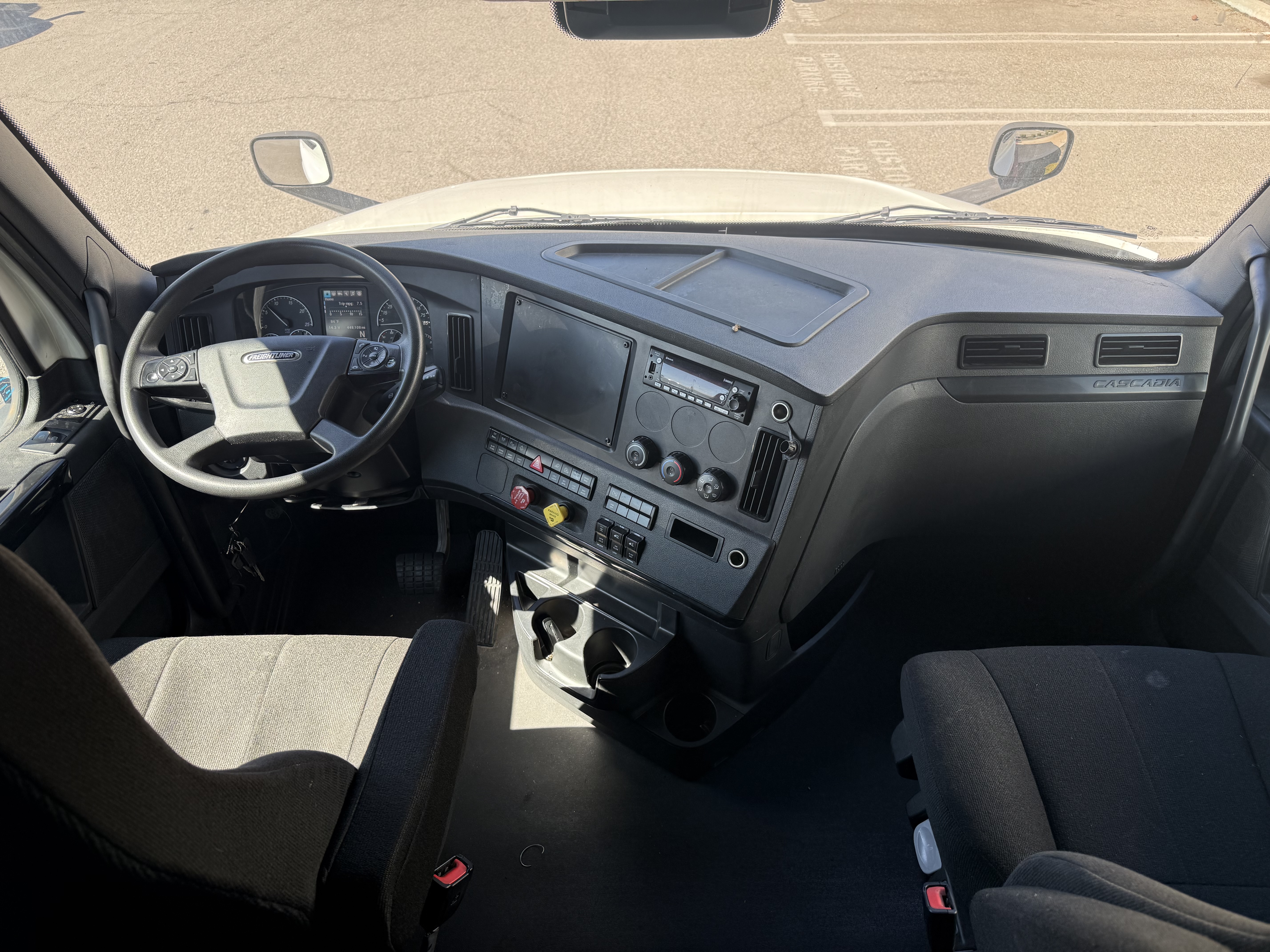 2023 FREIGHTLINER CASCADIA 126SLP - image 17