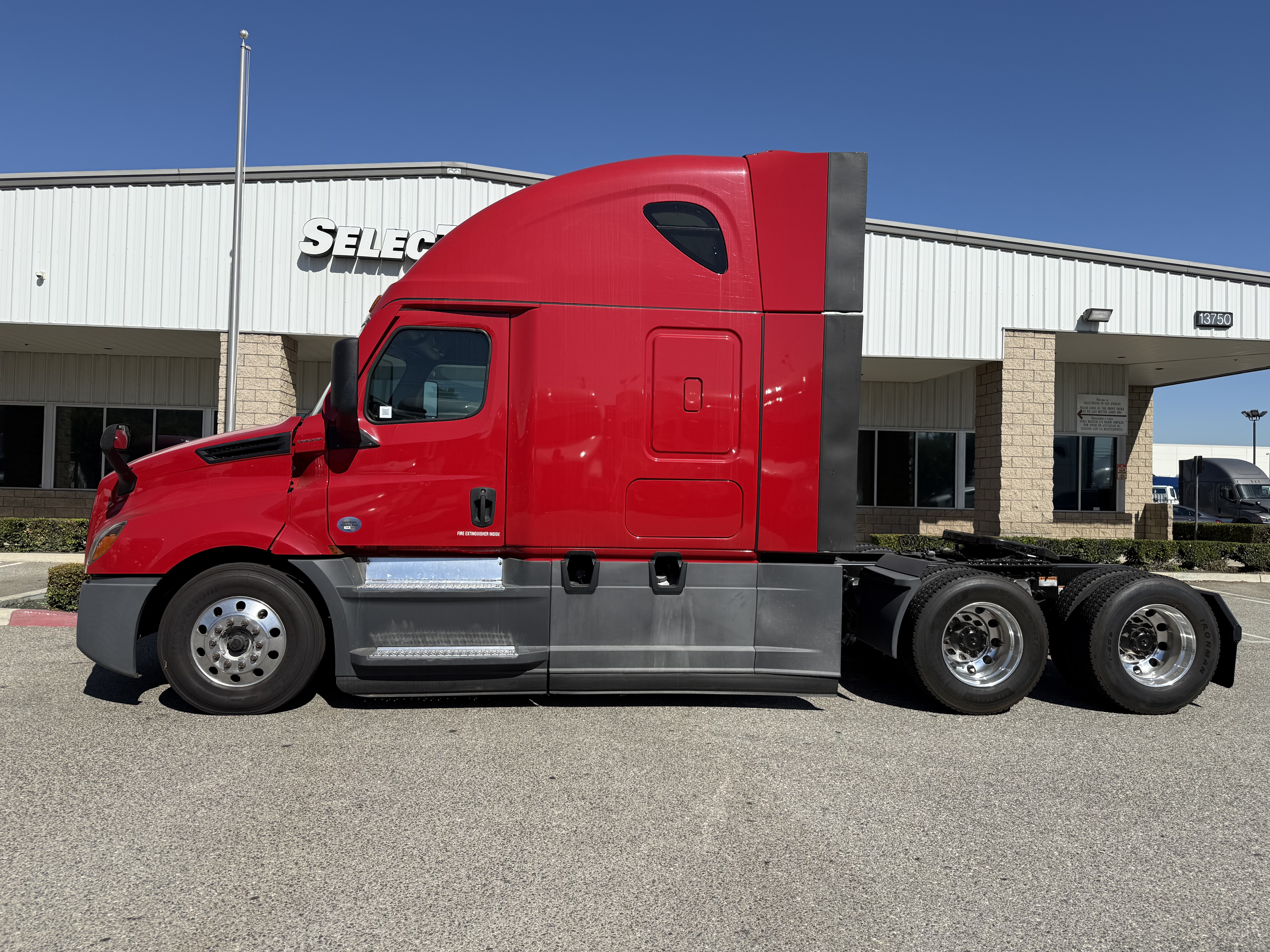 2021 FREIGHTLINER CASCADIA 126SLP - image 3