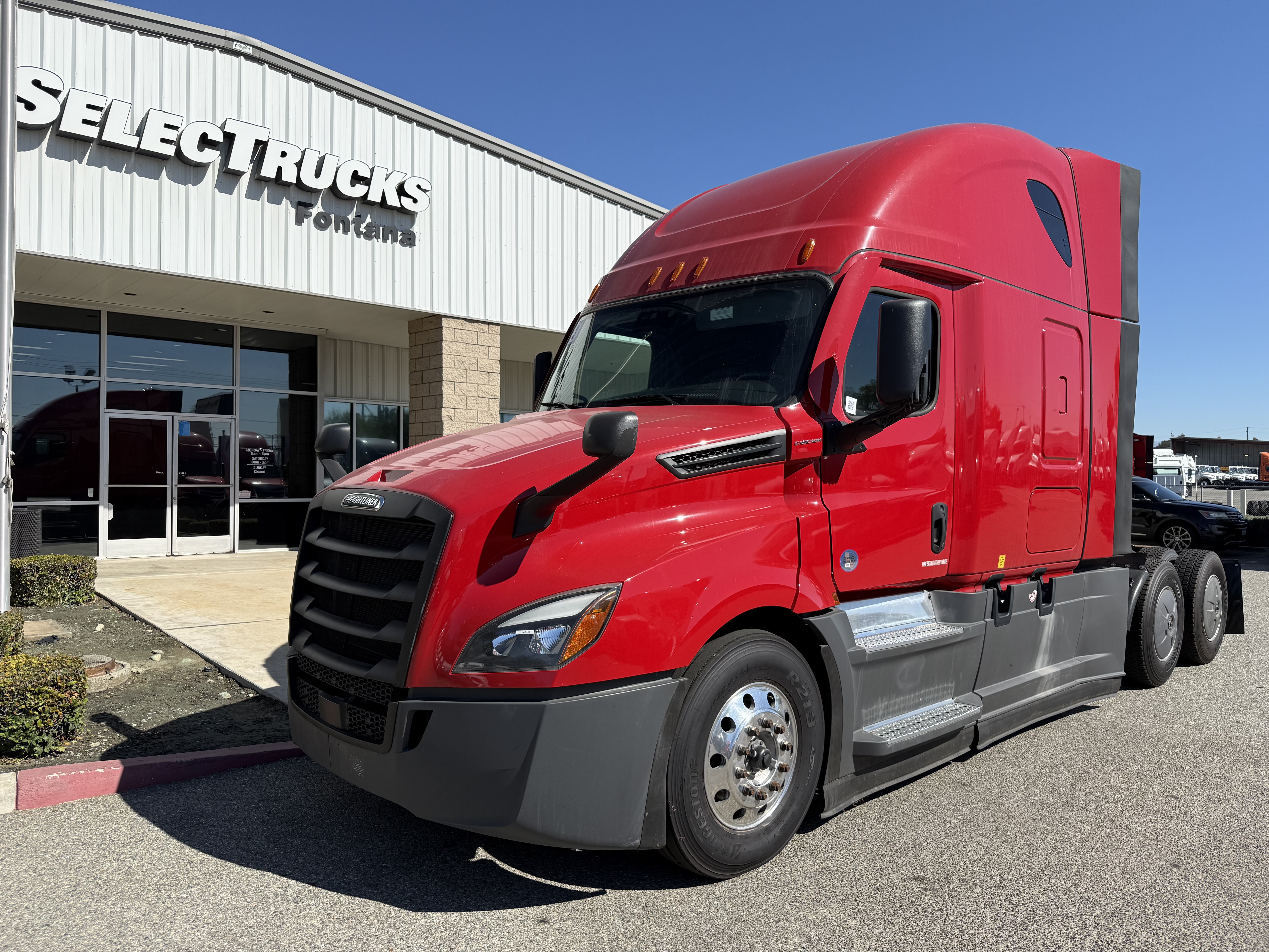 2023 FREIGHTLINER CASCADIA 126SLP - image 1