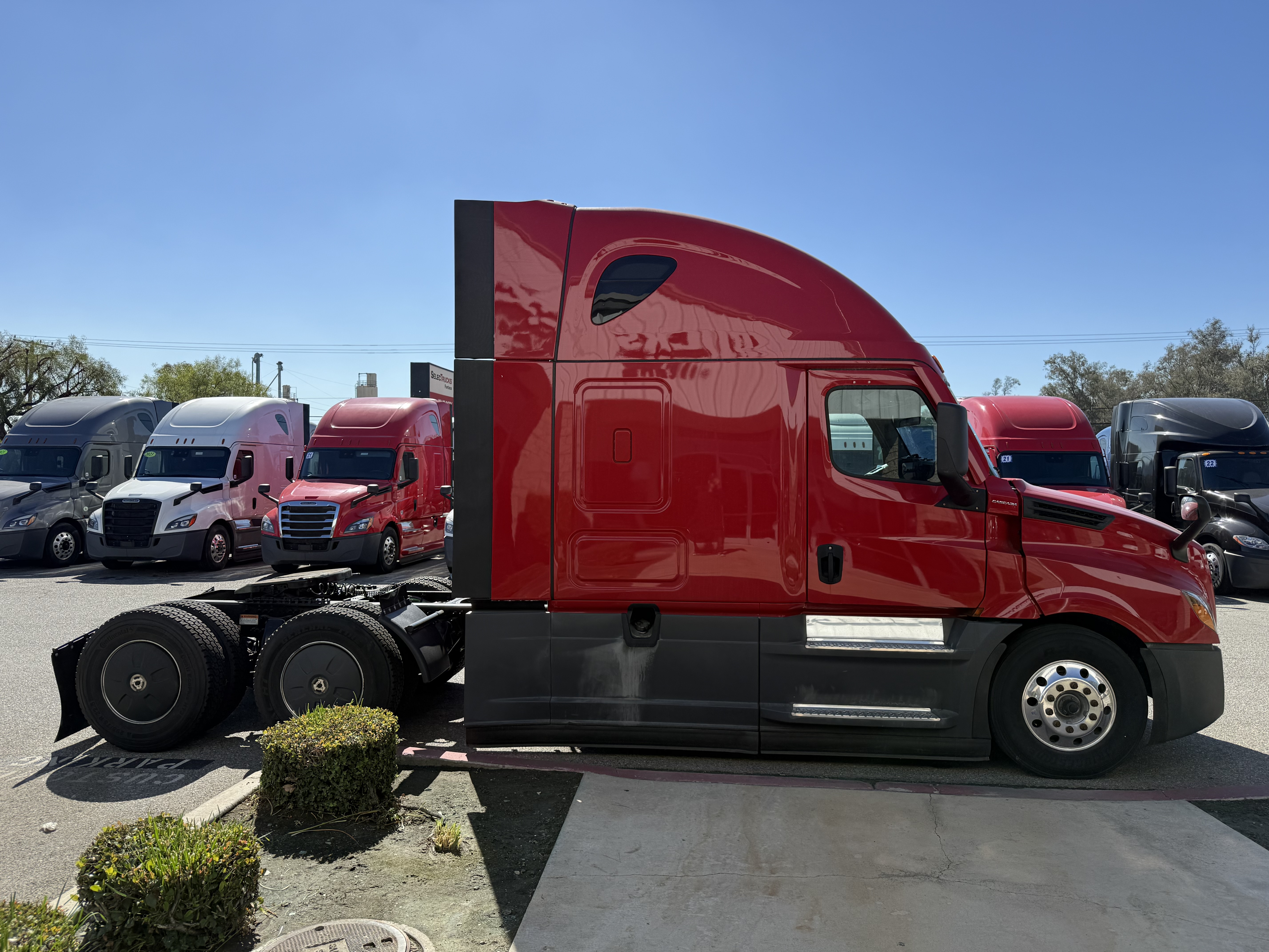 2023 FREIGHTLINER CASCADIA 126SLP - image 8