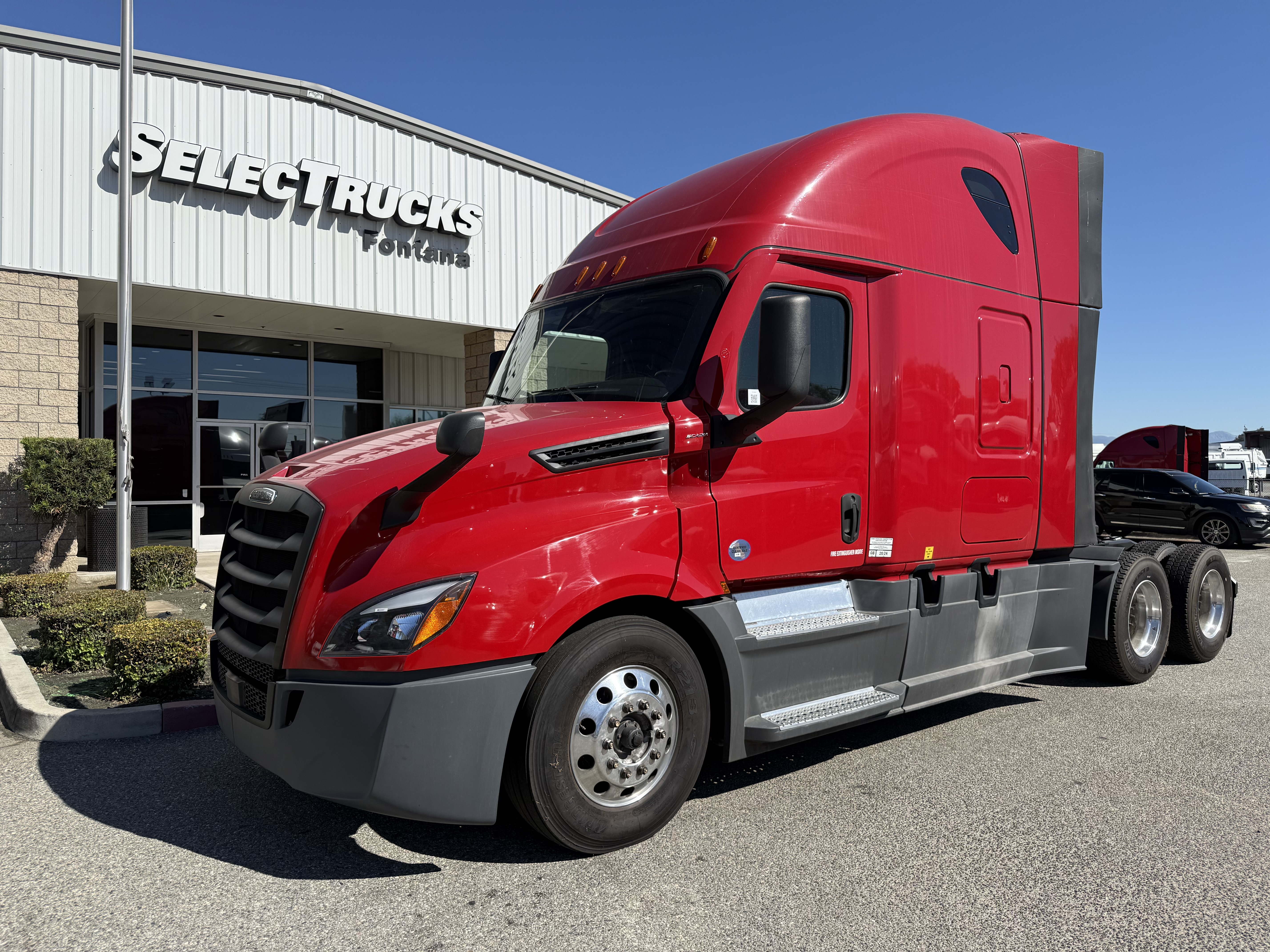 2021 FREIGHTLINER CASCADIA 126SLP - image 1