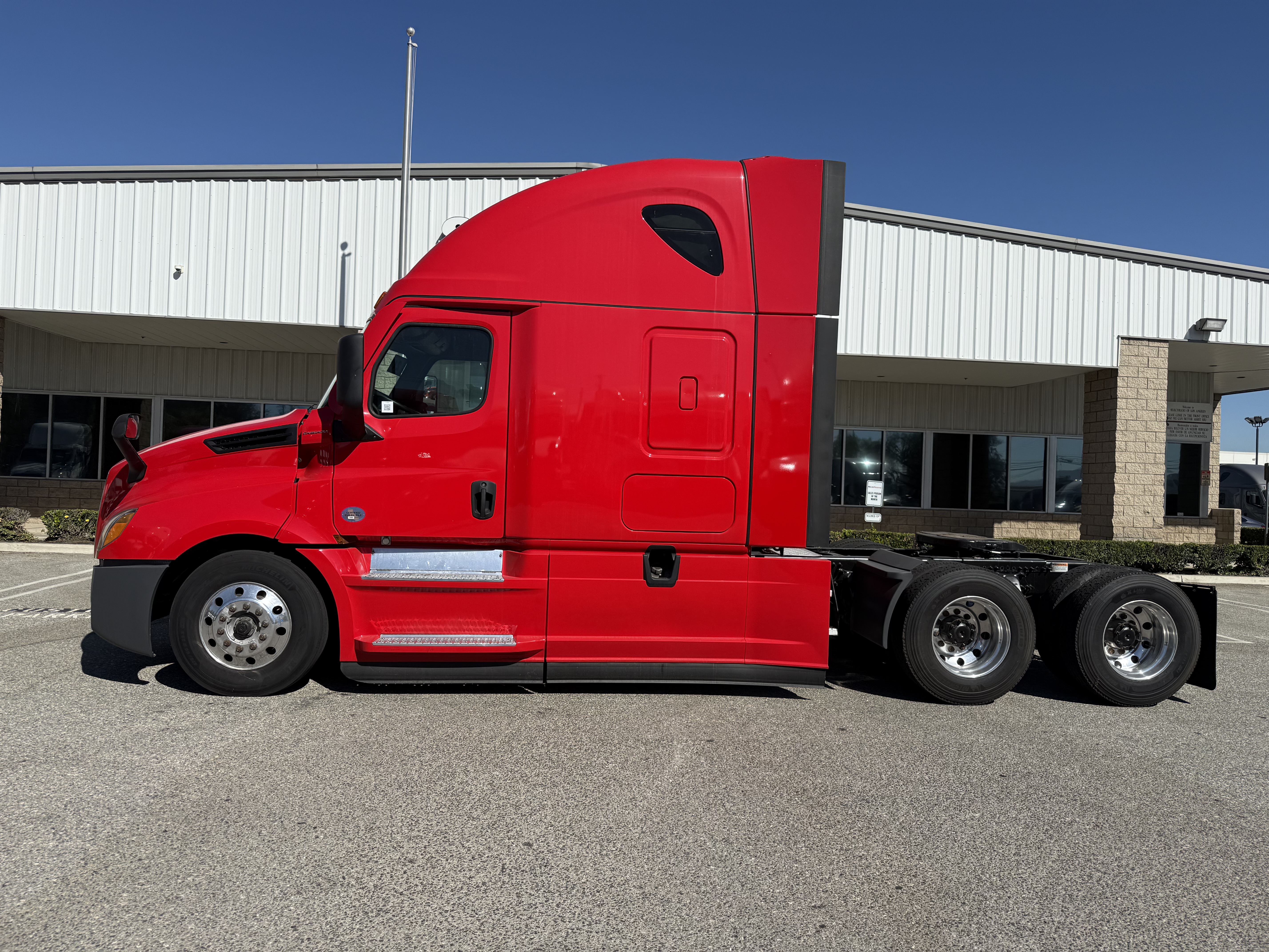 2021 FREIGHTLINER CASCADIA 126SLP - image 3
