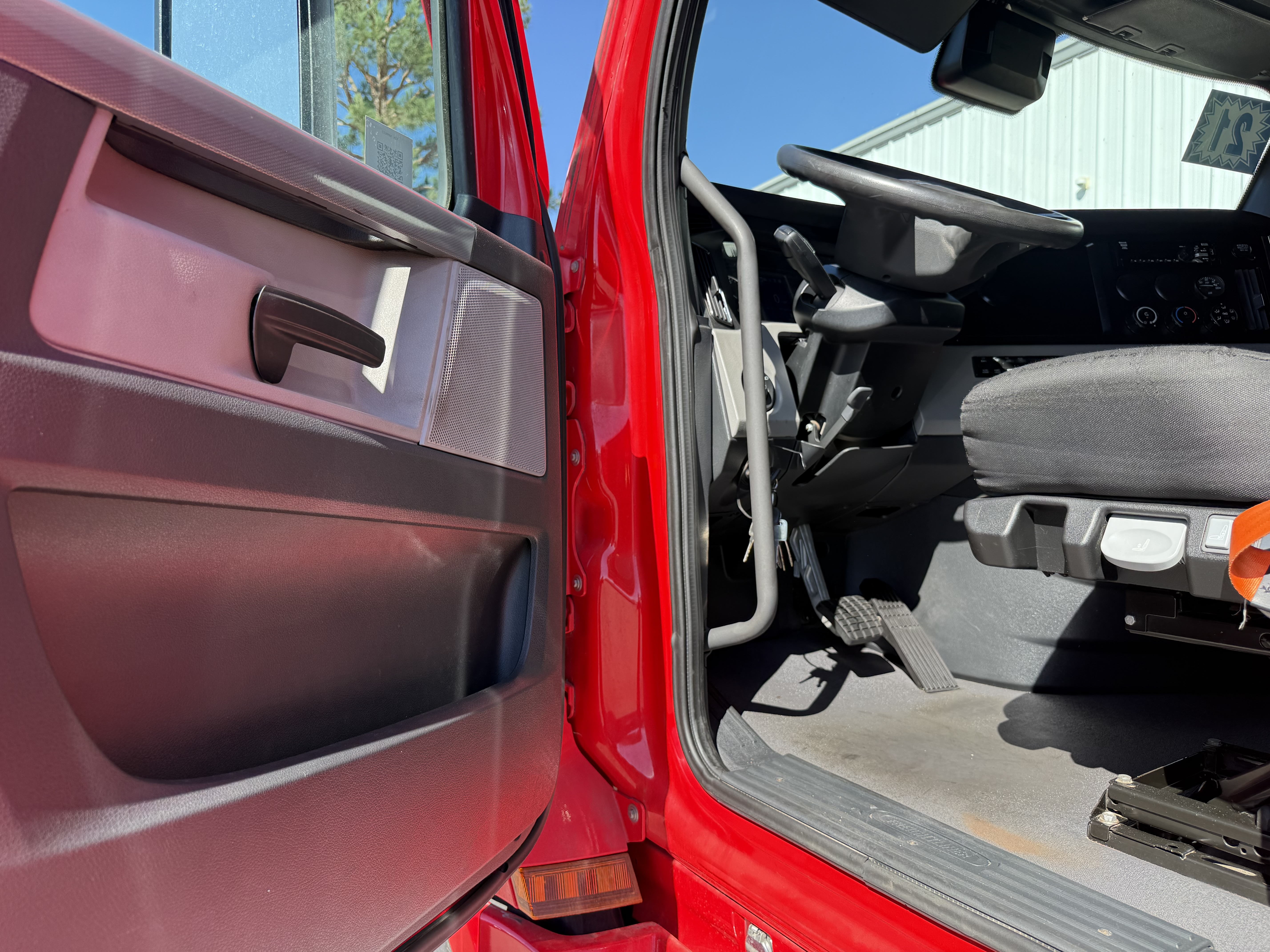 2021 FREIGHTLINER CASCADIA 126SLP - image 19