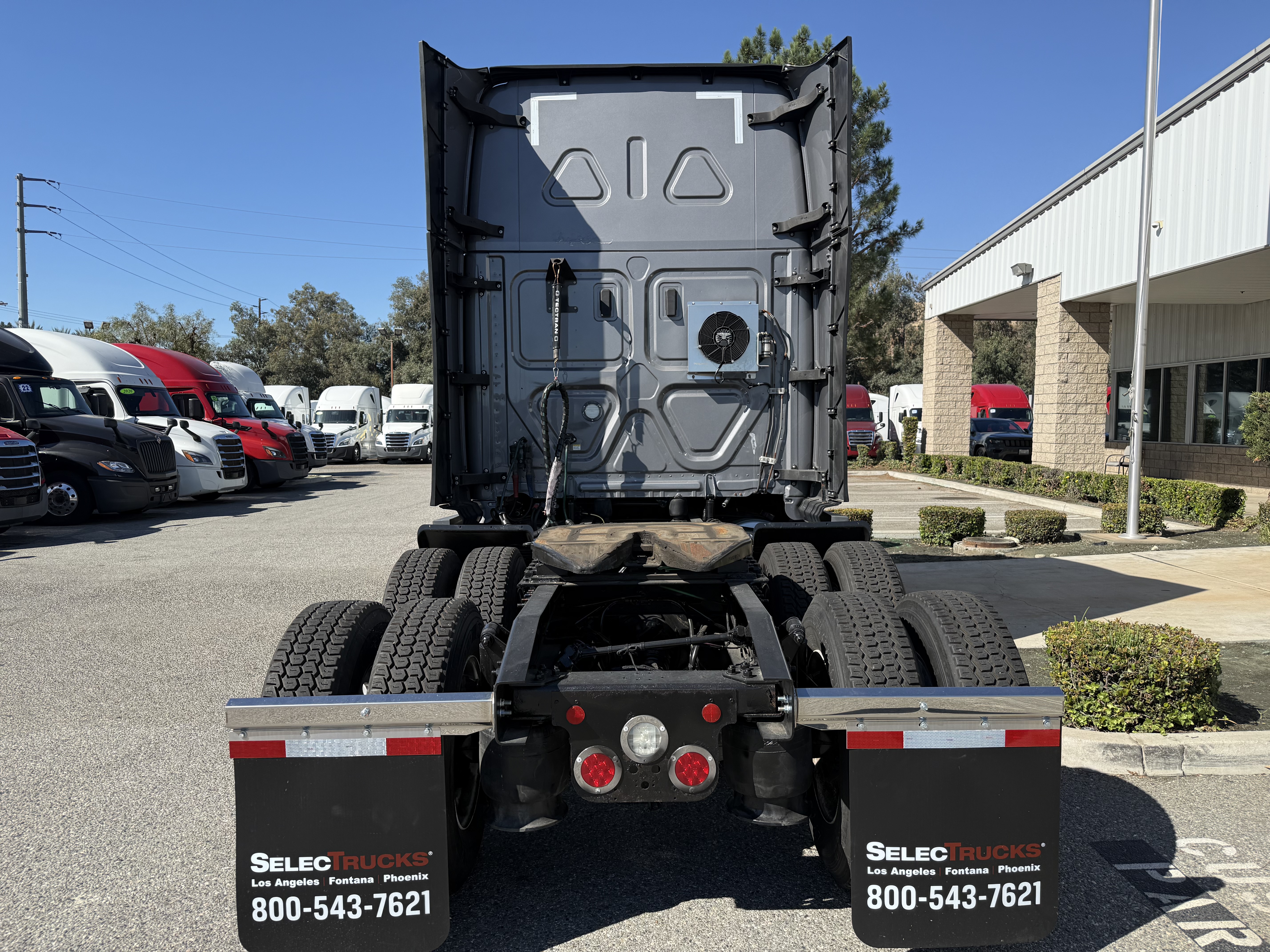 2021 FREIGHTLINER CASCADIA 126SLP - image 5