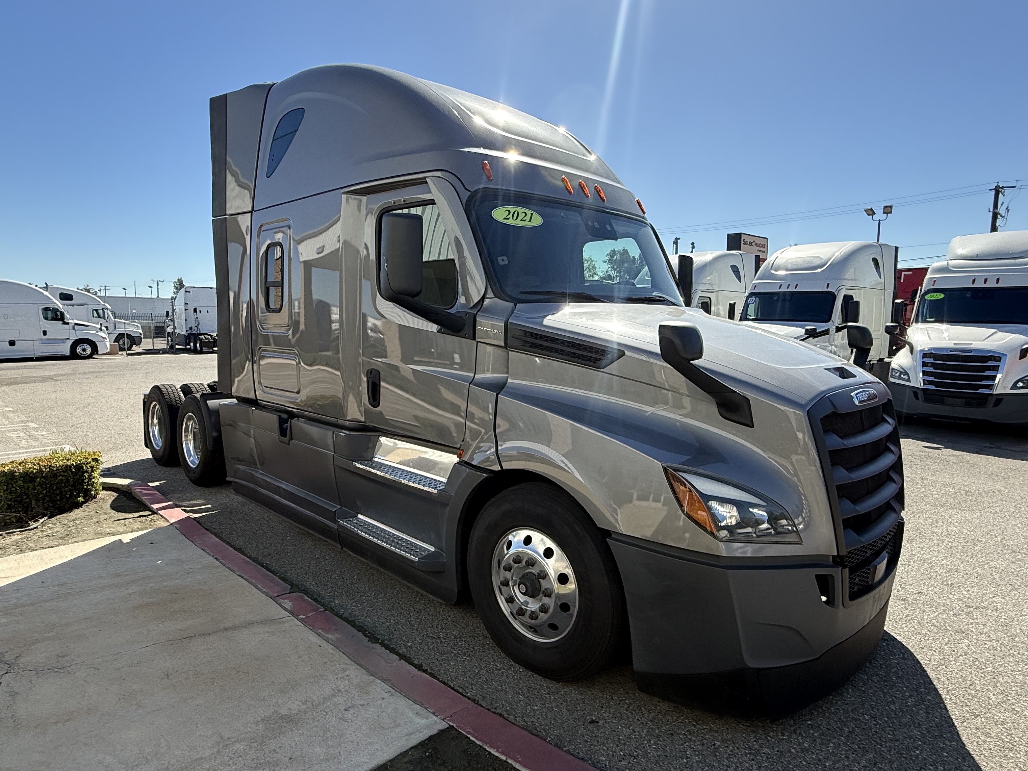 2021 FREIGHTLINER CASCADIA 126SLP - image 9