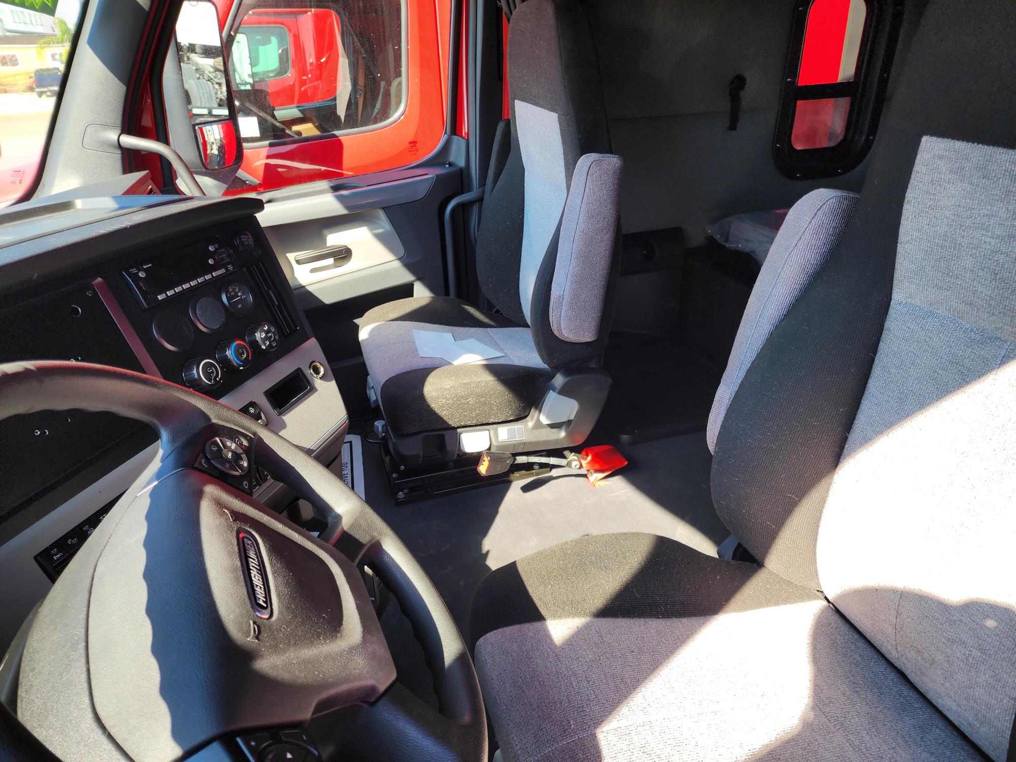 2022 FREIGHTLINER CASCADIA 126SLP - image 16