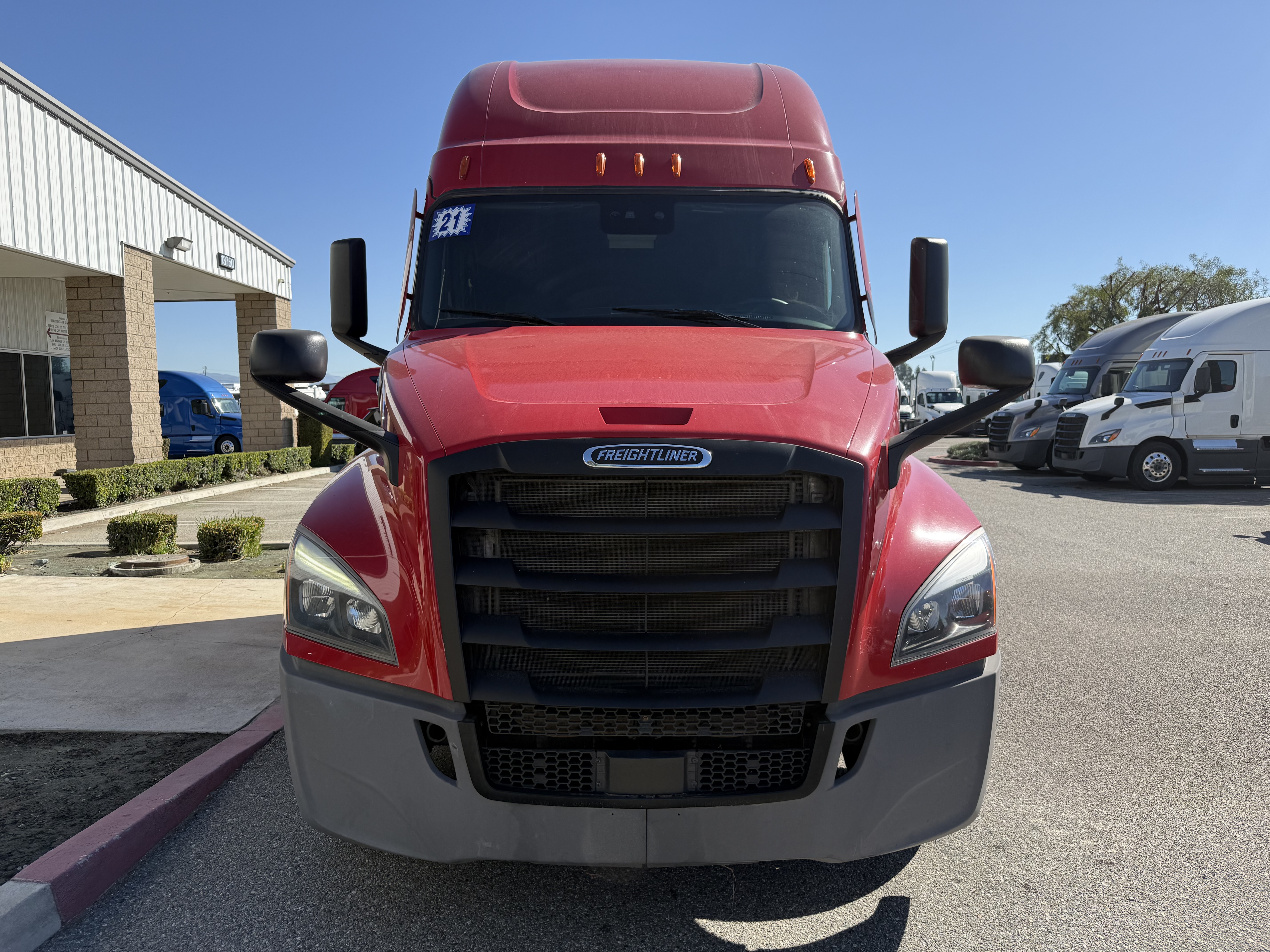 2021 FREIGHTLINER CASCADIA 126SLP - image 2