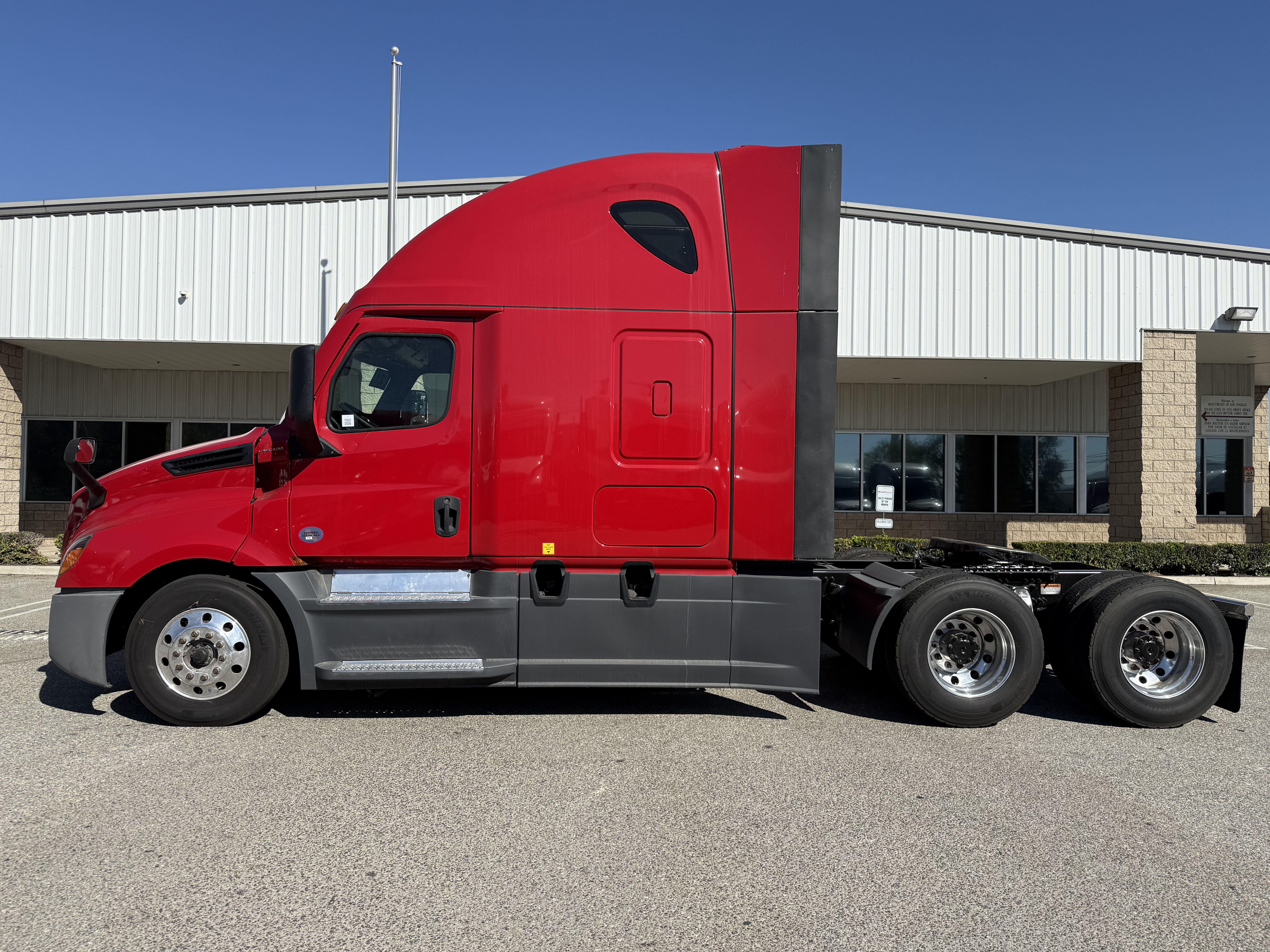 2021 FREIGHTLINER CASCADIA 126SLP - image 3
