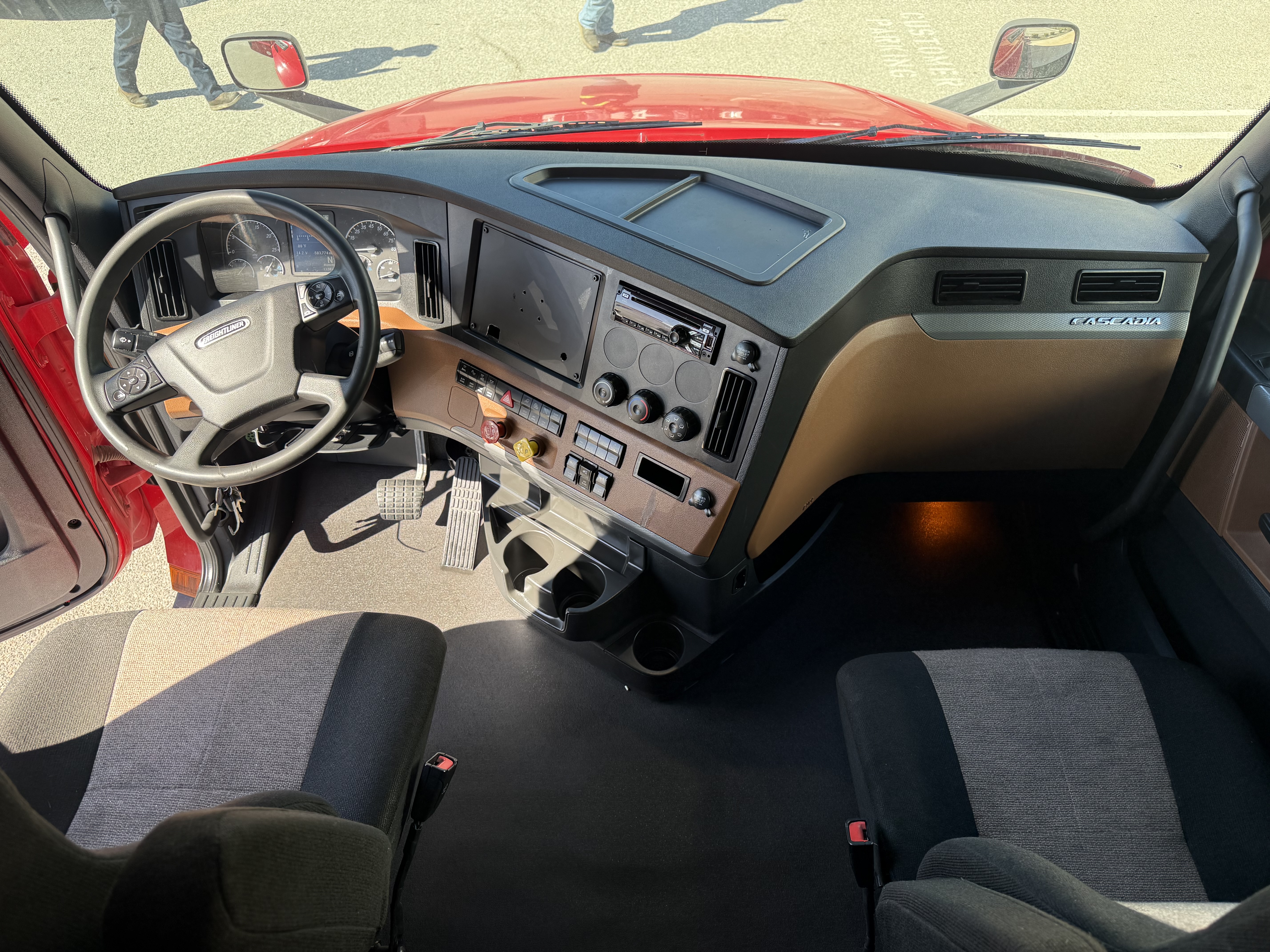 2021 FREIGHTLINER CASCADIA 126SLP - image 16