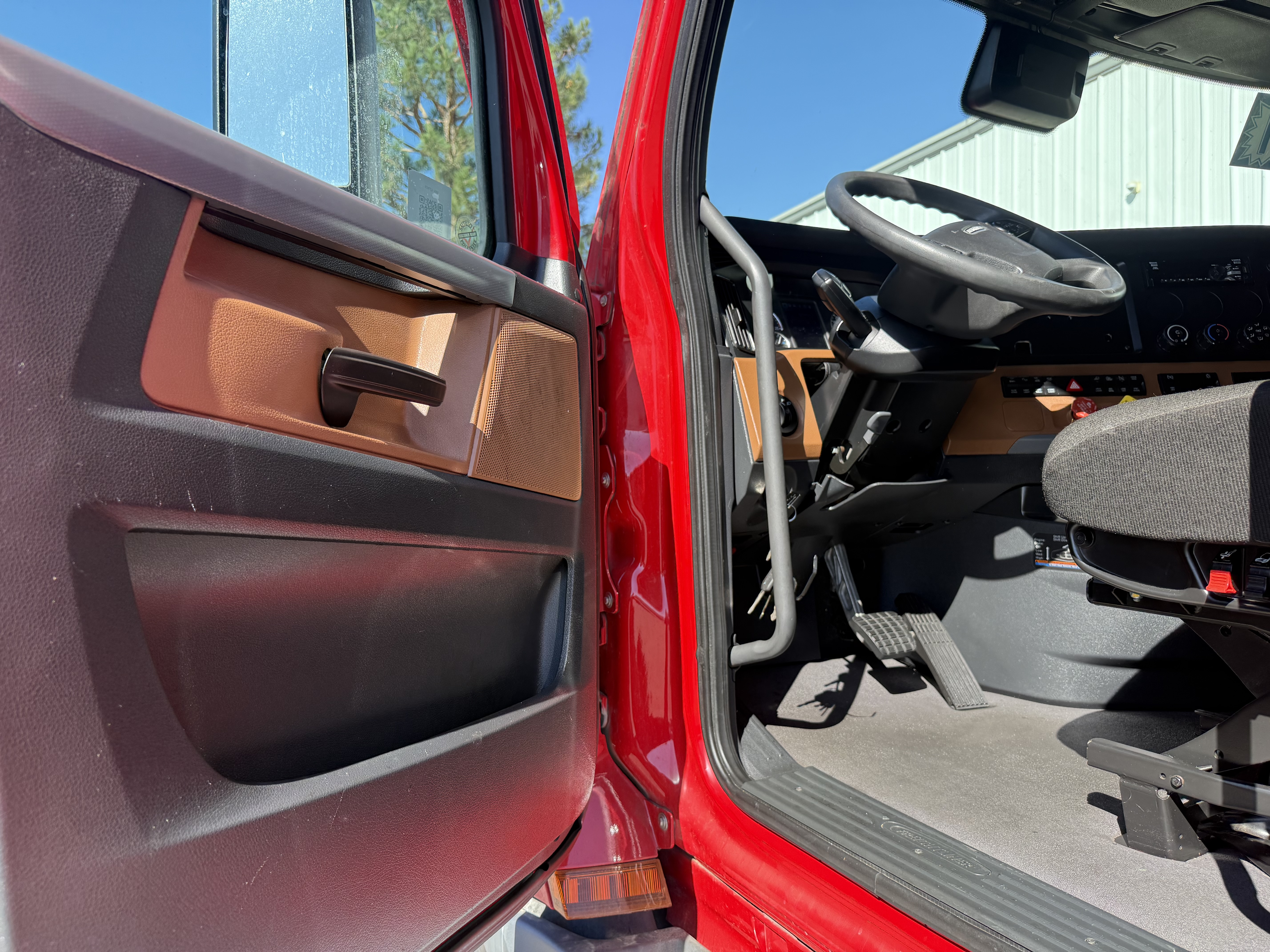 2021 FREIGHTLINER CASCADIA 126SLP - image 19