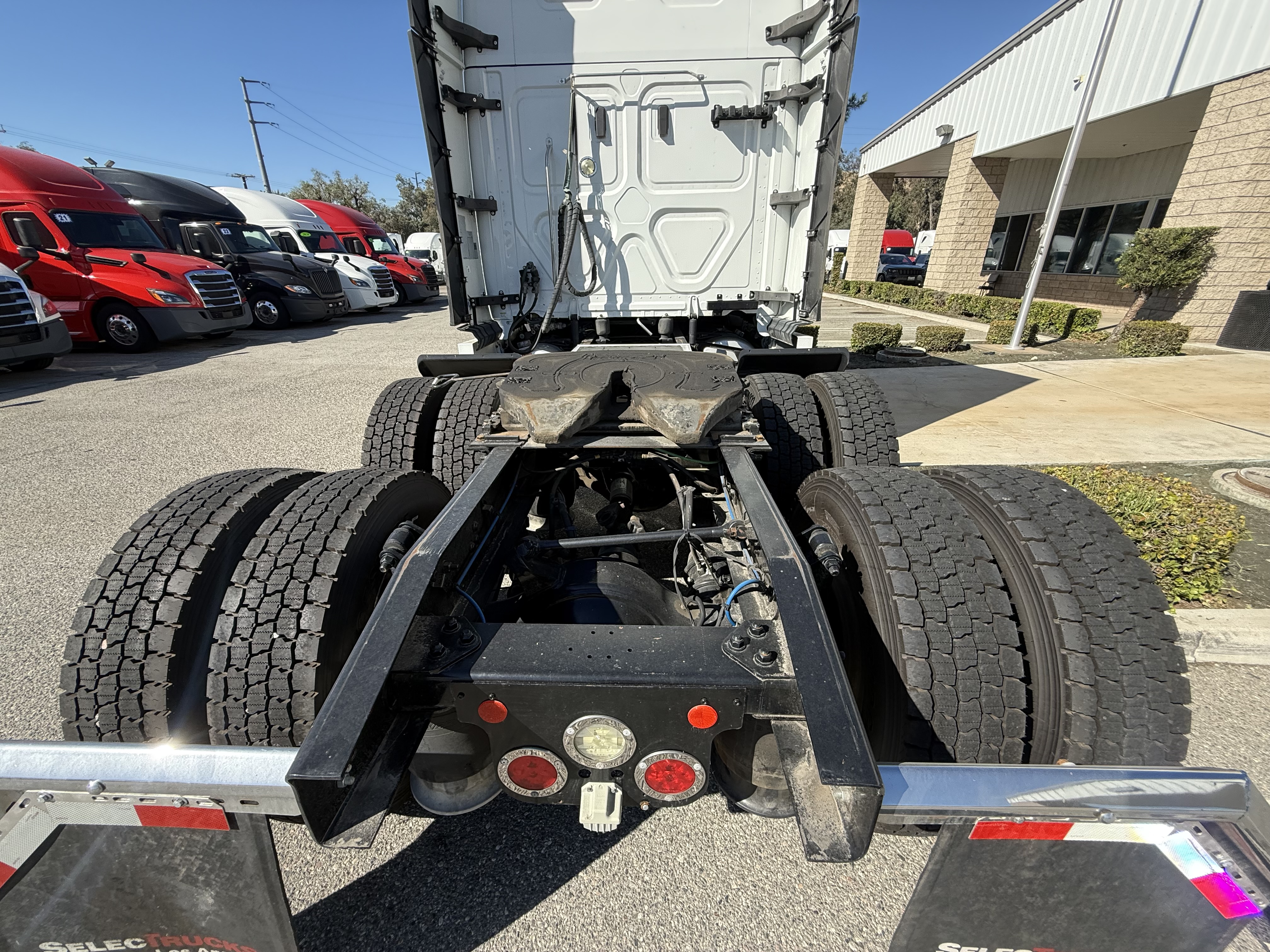 2019 FREIGHTLINER CASCADIA 126SLP - image 6